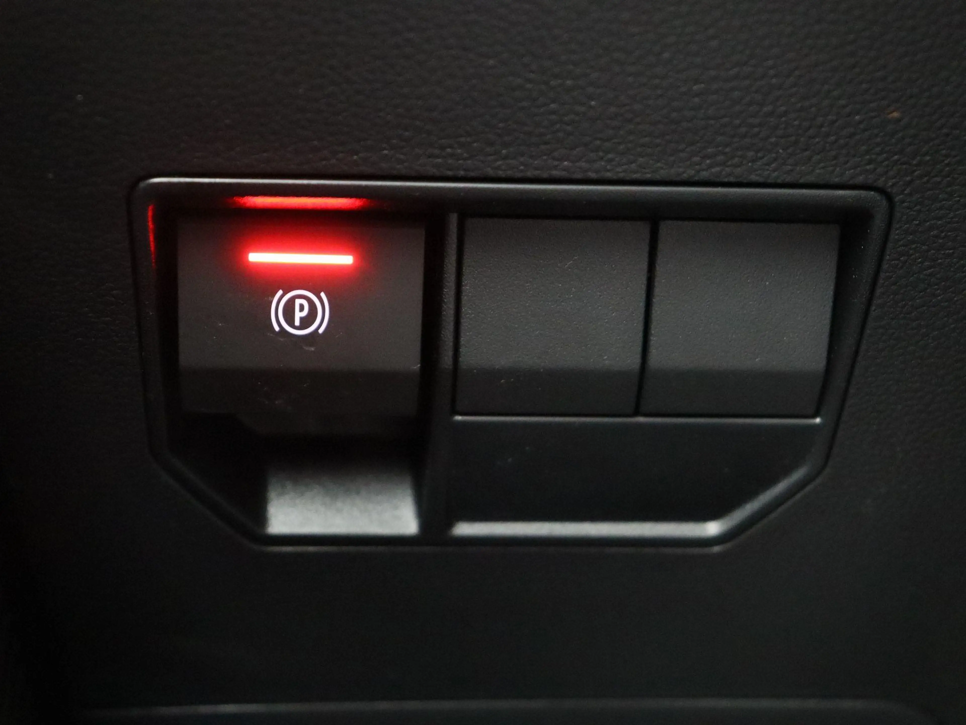Dacia Duster hybrid-G 150pk 4x4 limited edition | Stoel- en stu — photo 9