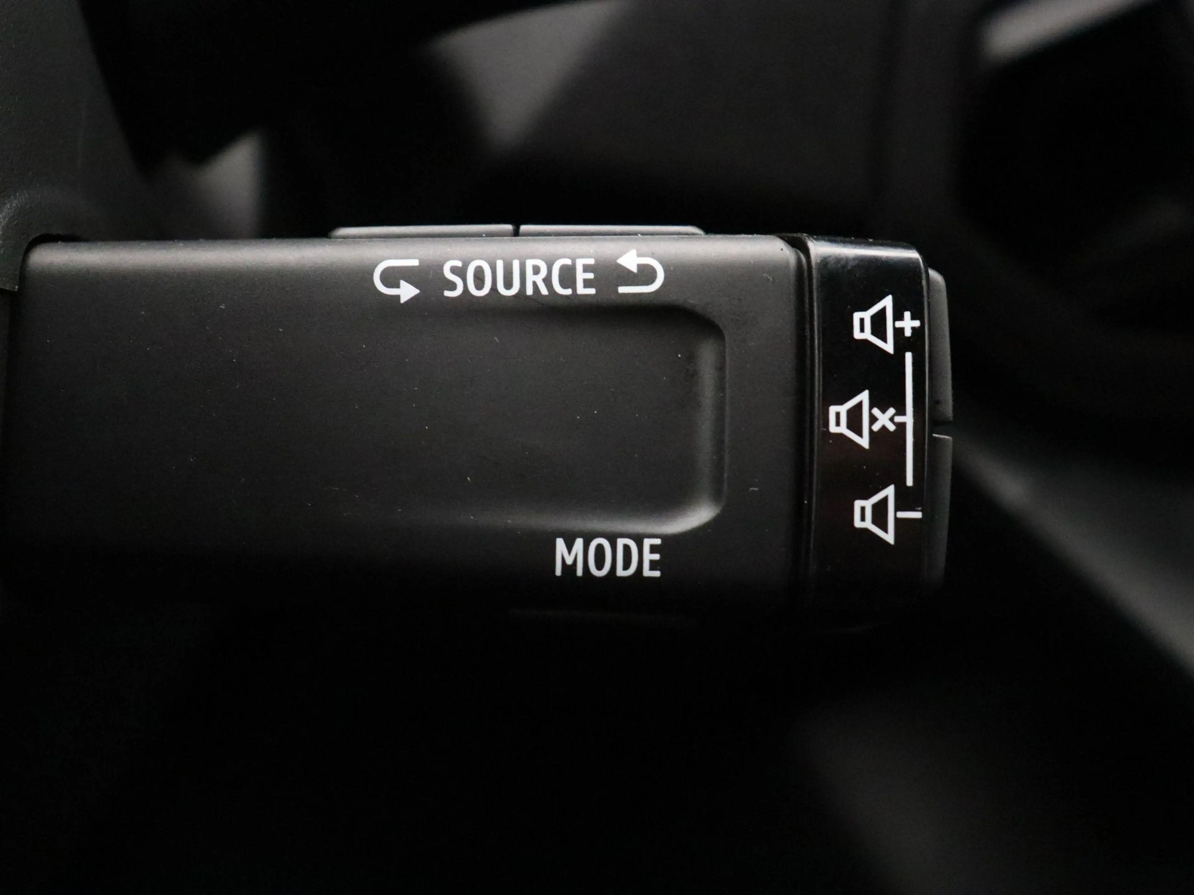 Dacia Duster hybrid-G 150pk 4x4 limited edition | Stoel- en stu — photo 15