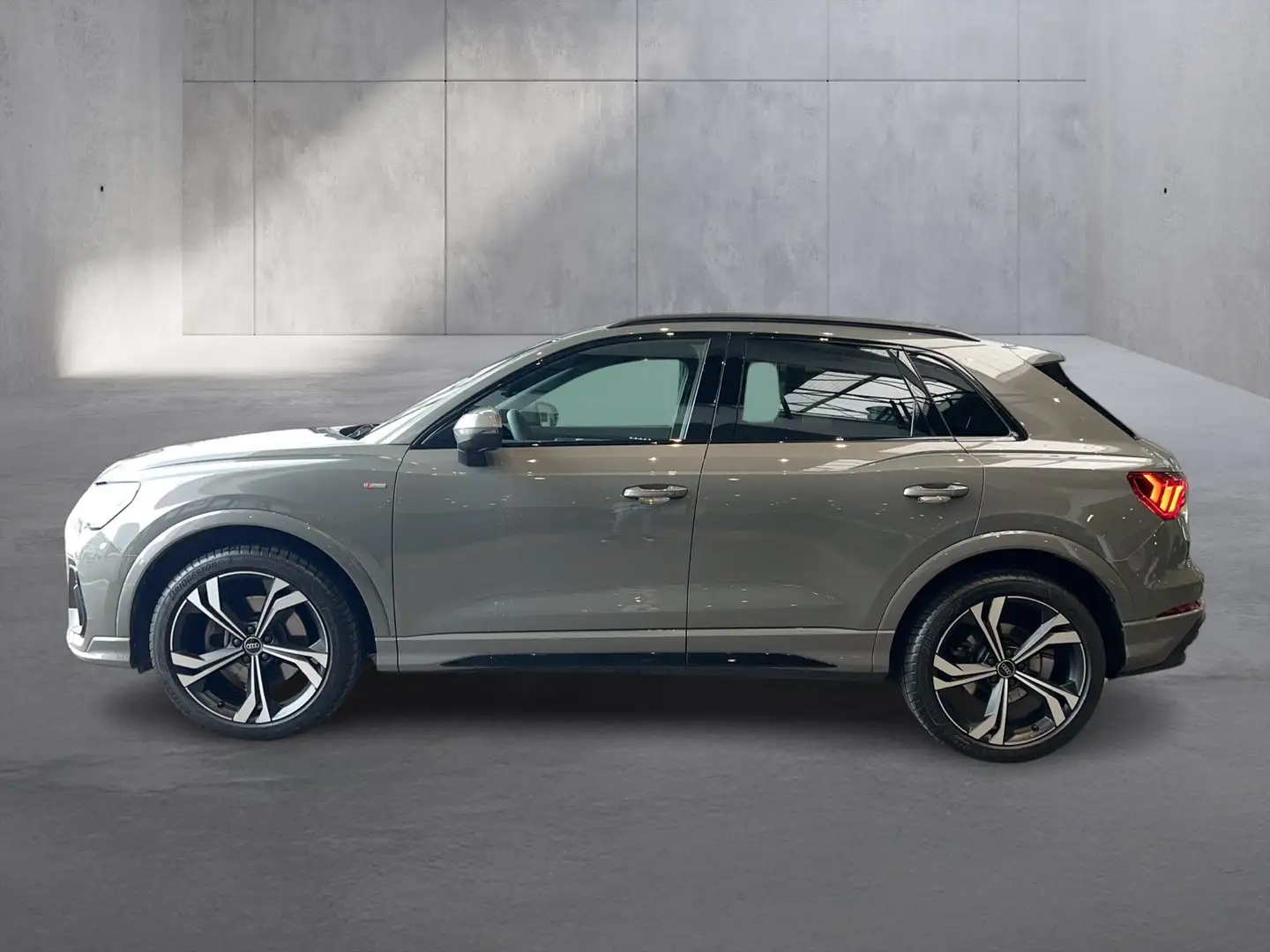Audi Q3 40 TDI quattro admired Grau - 2