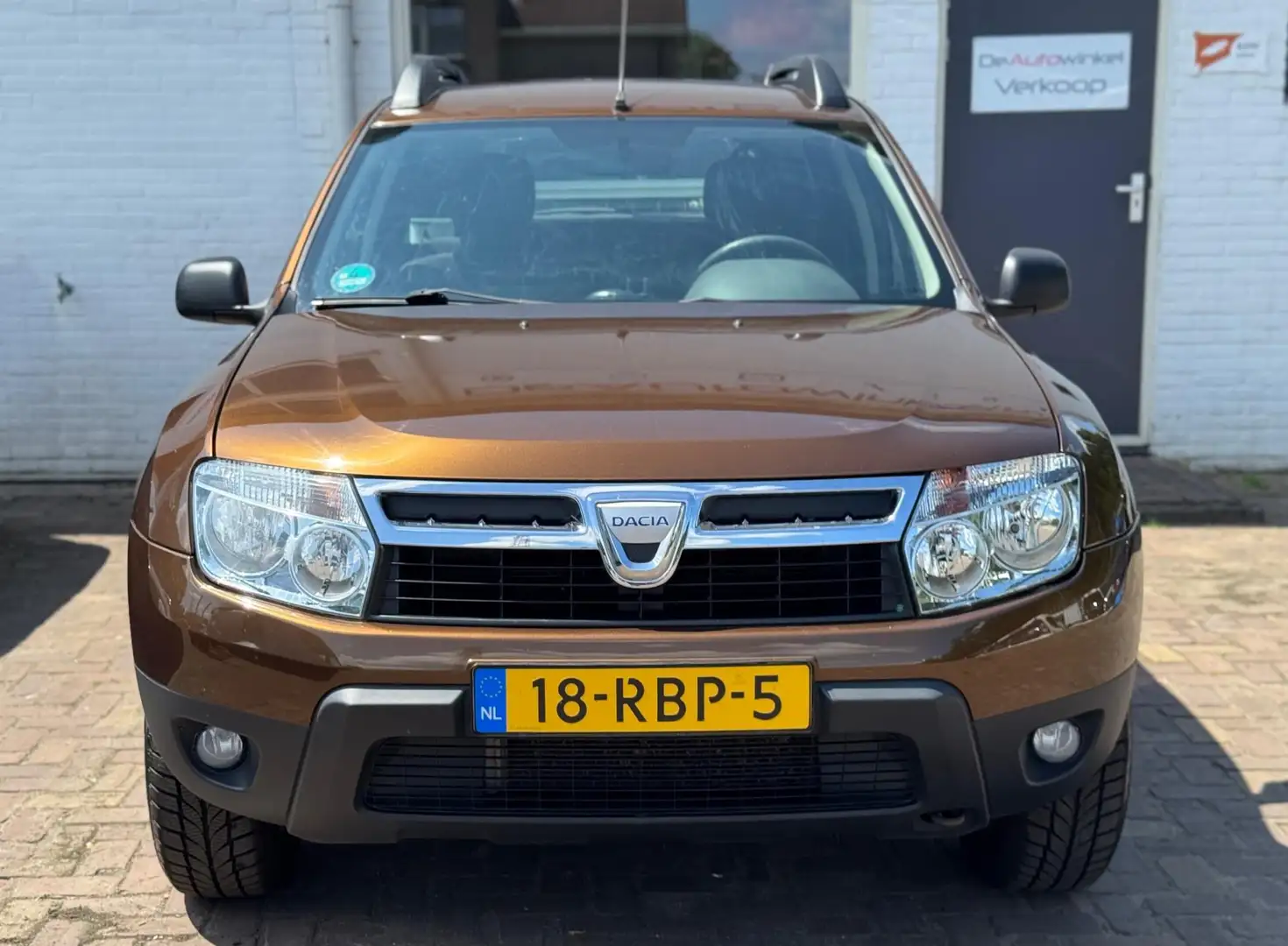 Dacia Duster 1.6 Lauréate 2wd Airco Trekhaak Bruin - 2