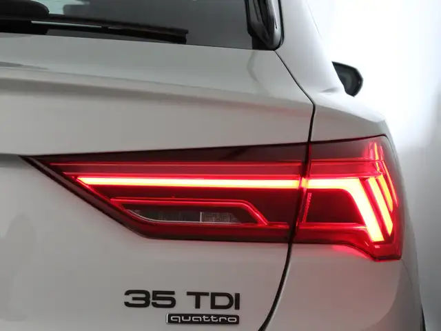 Audi Q3 35 TDI quattro S line ext. Ansicht 15