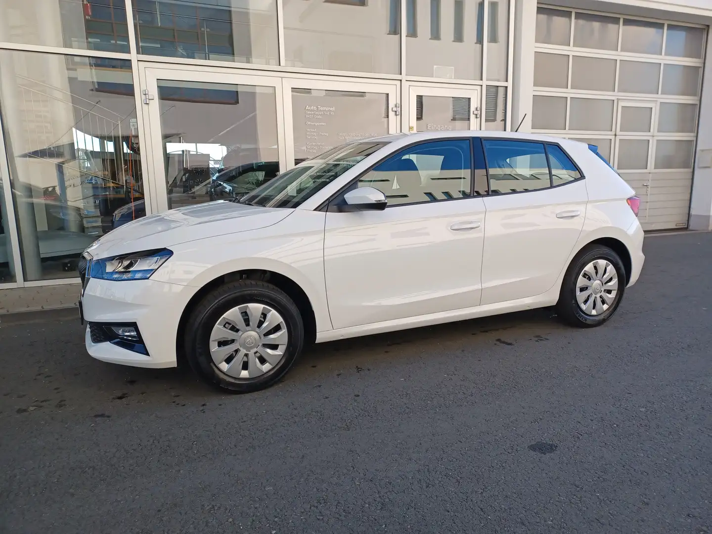 Skoda Fabia Essence Weiß - 1