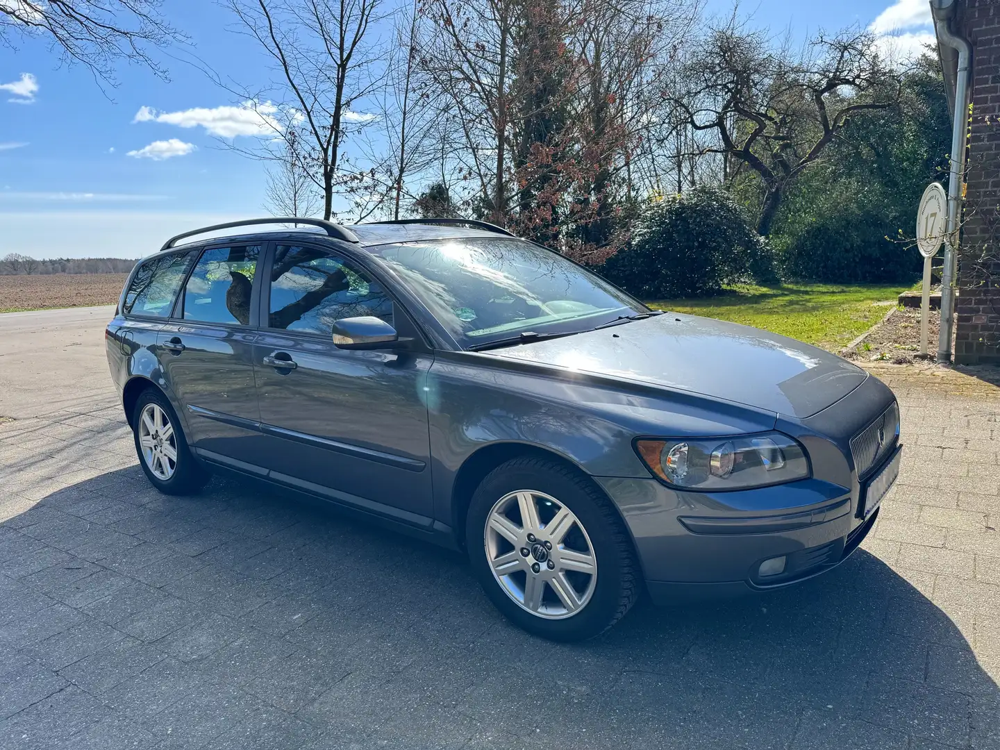 Volvo V50 V50 2.4 Momentum Grau - 1