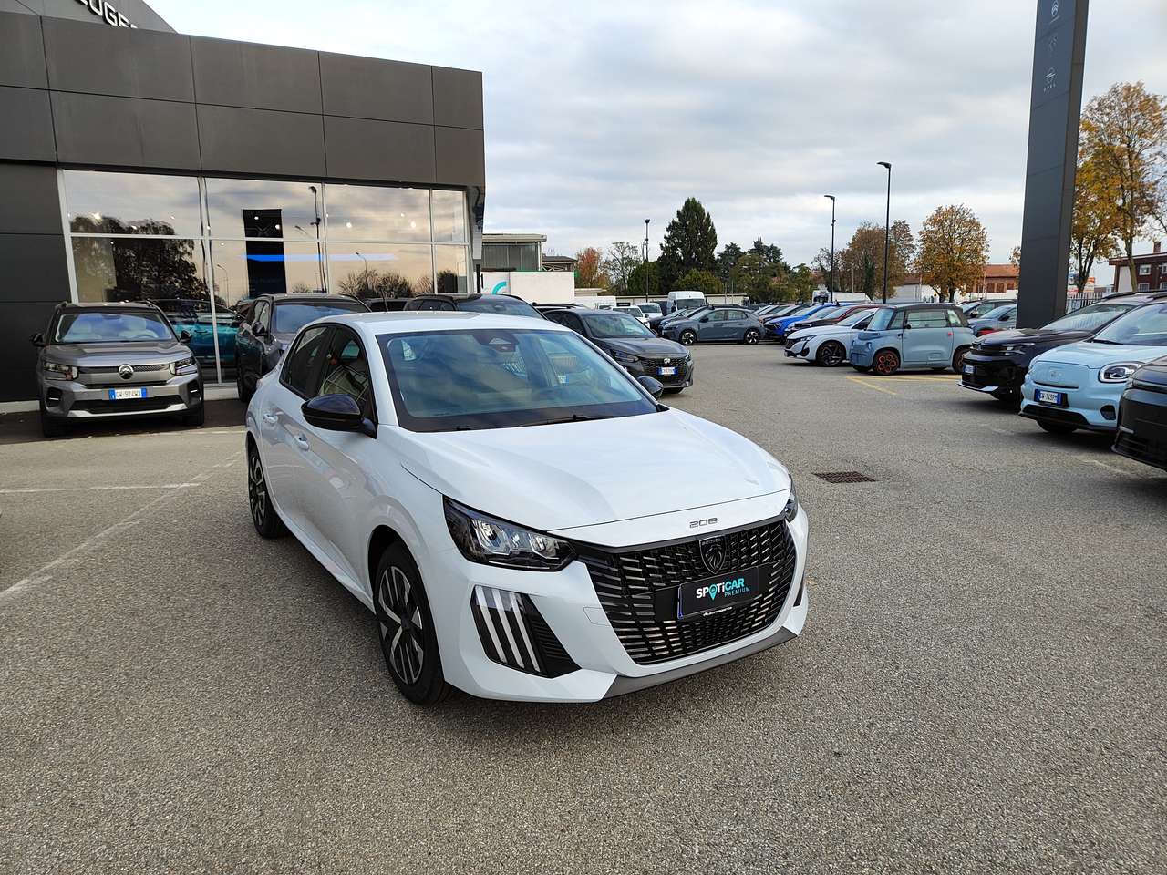 Peugeot 208 1.2 Hybrid 110cvDCS6 STYLE KM ZERO