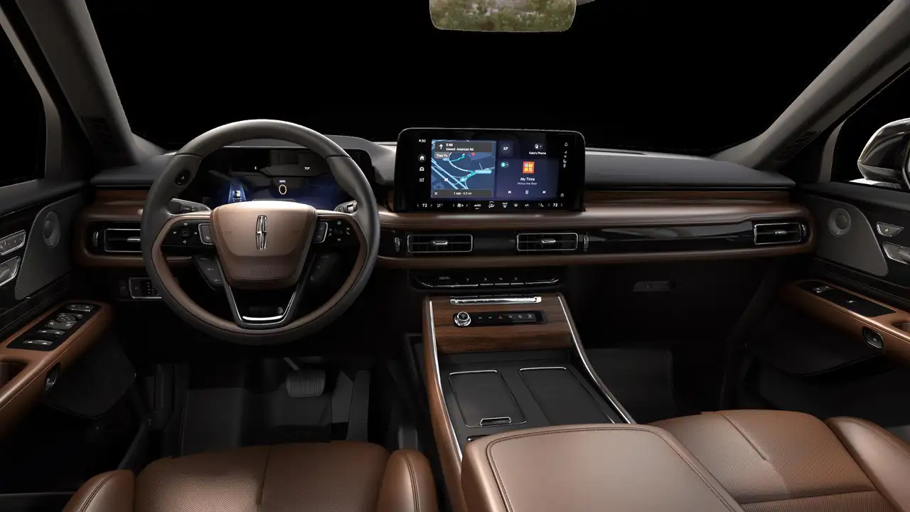 Lincoln Aviator снимка Lincoln Aviator