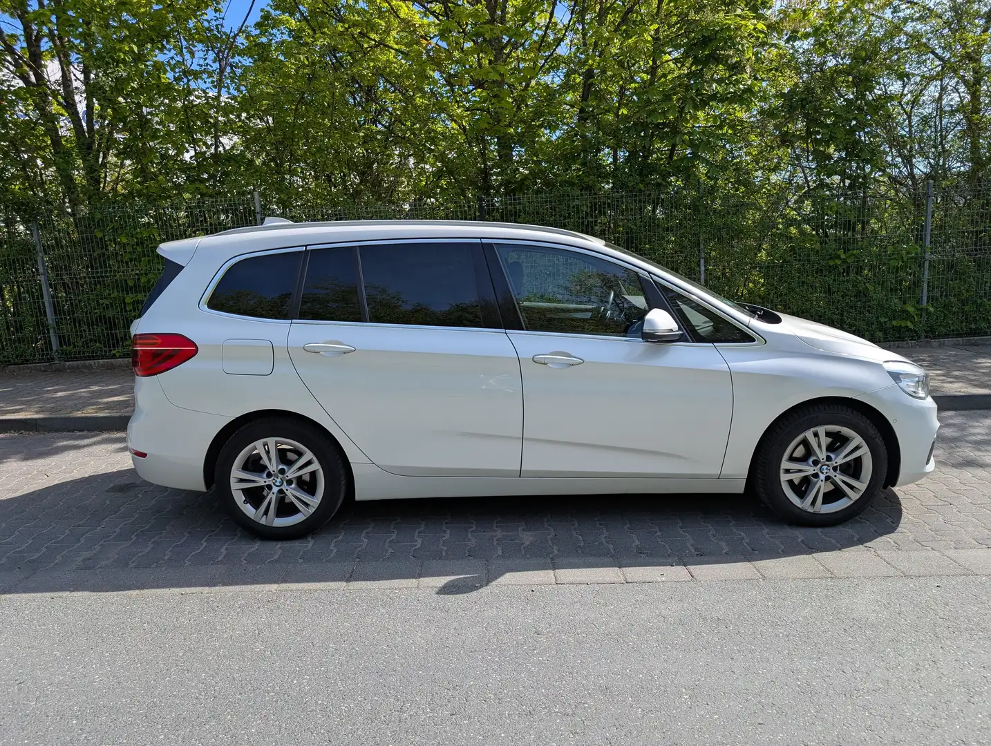 BMW 218 218d Gran Tourer Aut. Luxury Line Weiß - 2