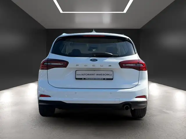 Ford Focus view 10