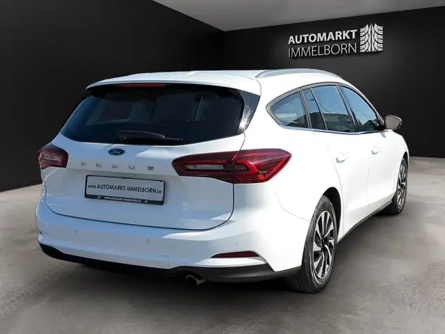 Ford Focus view 7