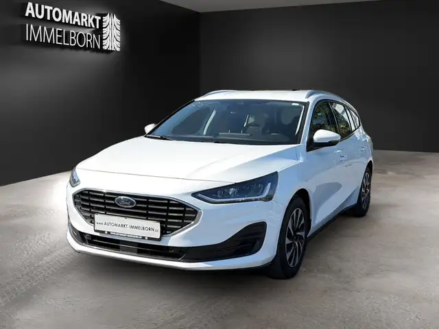 Ford Focus view 3