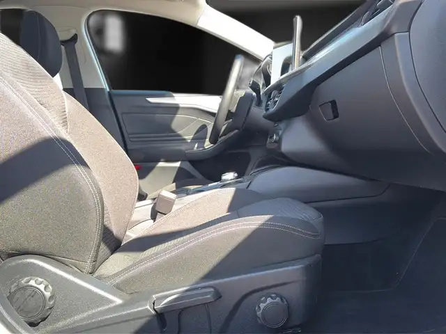Ford Focus view 15
