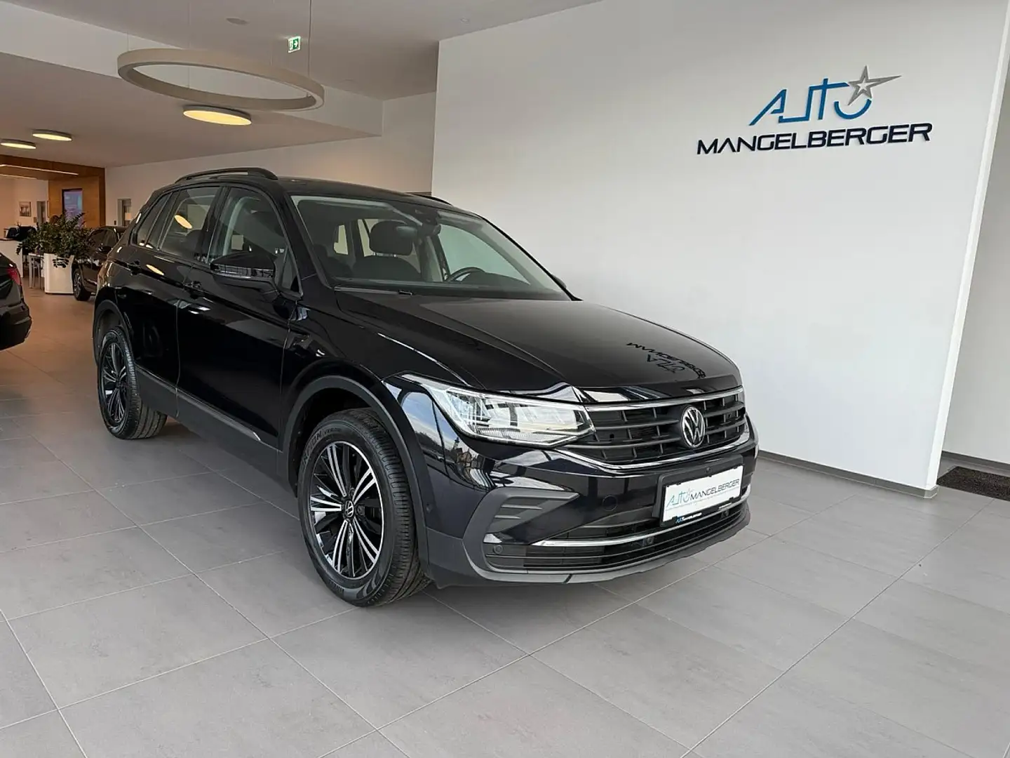 Volkswagen Tiguan 2,0 TDI 4Motion Elegance DSG, Adaptive Fahrwerk... Noir - 1
