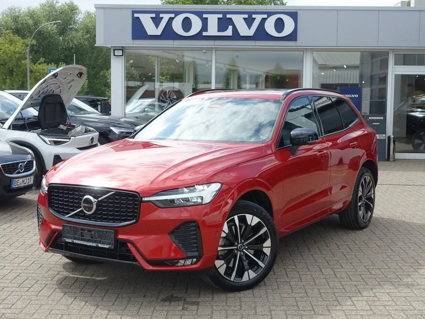Volvo XC60 B5 Ultimate Dark AWD/360°Cam/AHK/Standhz. Rot - 1