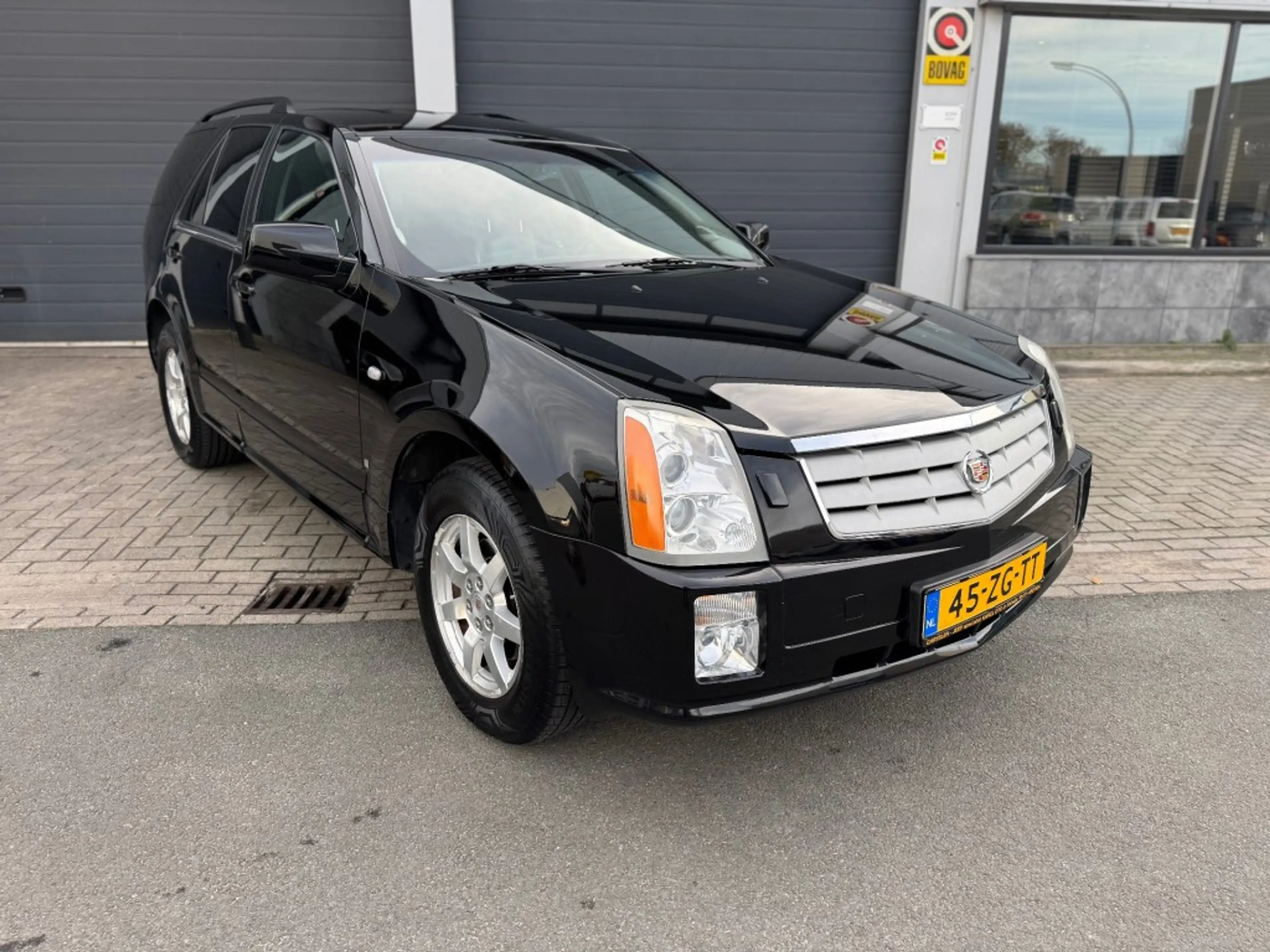 Cadillac SRX 3.6 ELEGANCE 2WD — photo 2