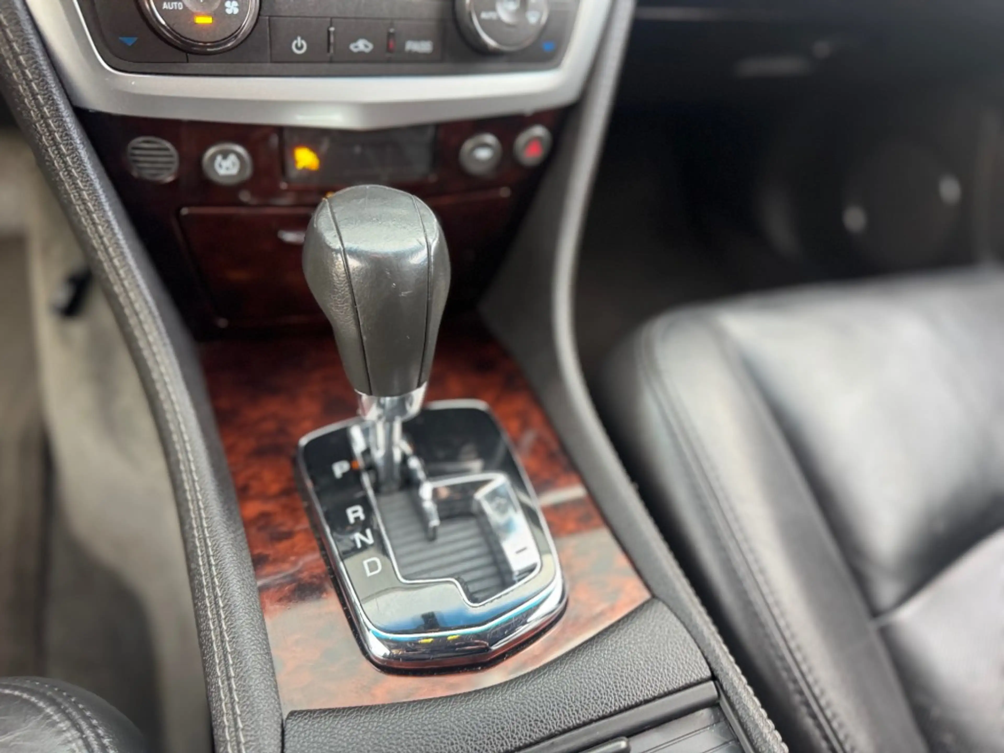 Cadillac SRX 3.6 ELEGANCE 2WD — photo 13