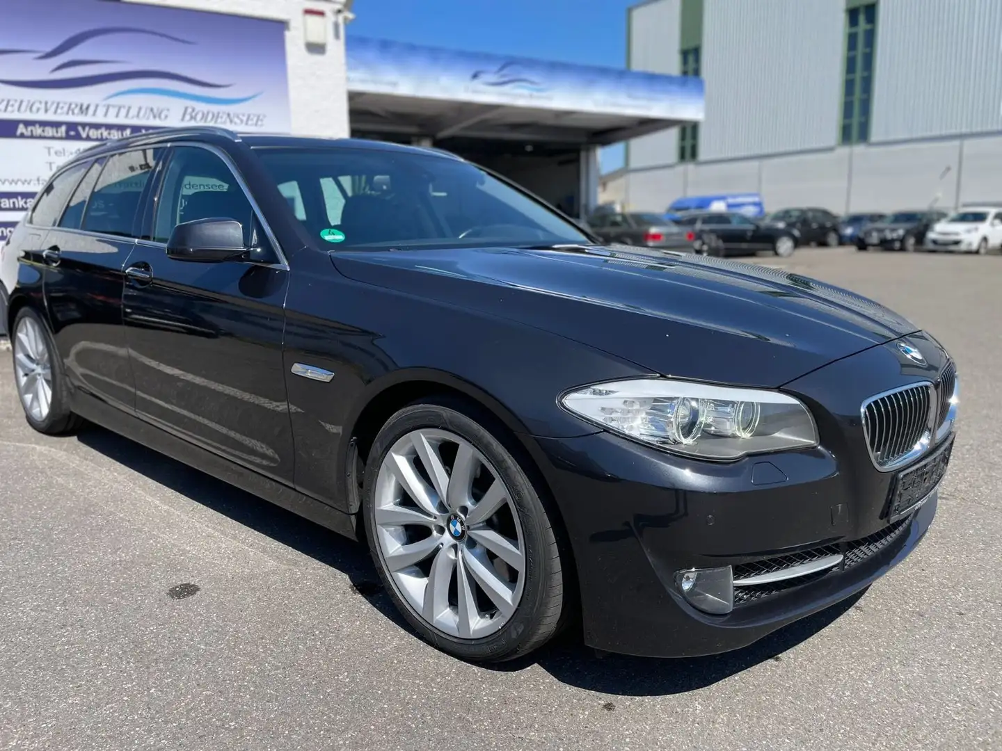 BMW 525 d Touring Leder Navi Prof Automatik Pano Grau - 1