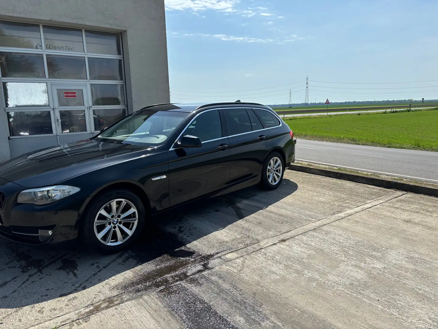 BMW 520 520d Touring Österreich-Paket Aut. Schwarz - 2