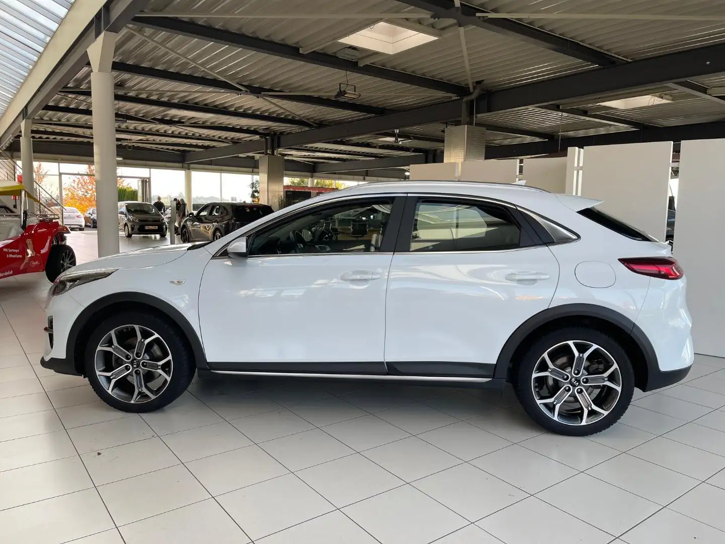 Kia XCeed 1.0 T-GDI Vision+Navi+Alu+AHK+Klima+SHZ+ Weiß - 2