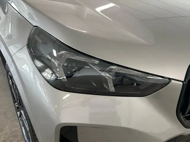 BMW X1 view 9