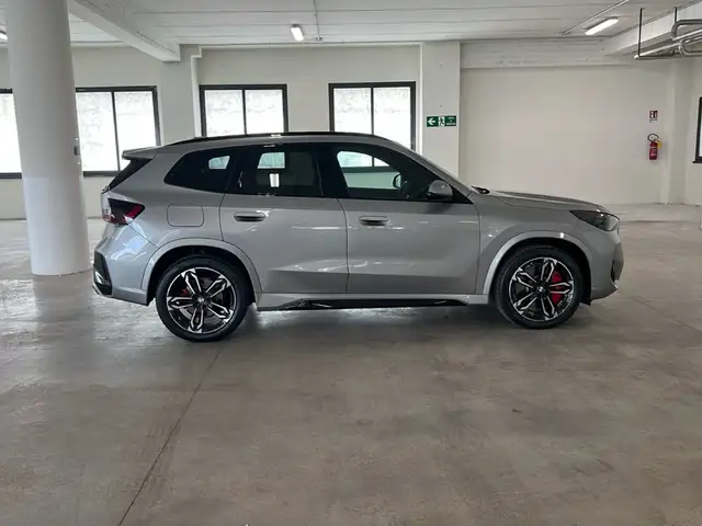BMW X1 view 8