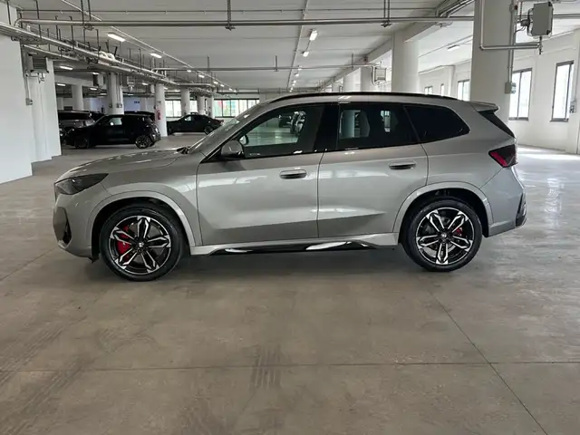 BMW X1 view 4