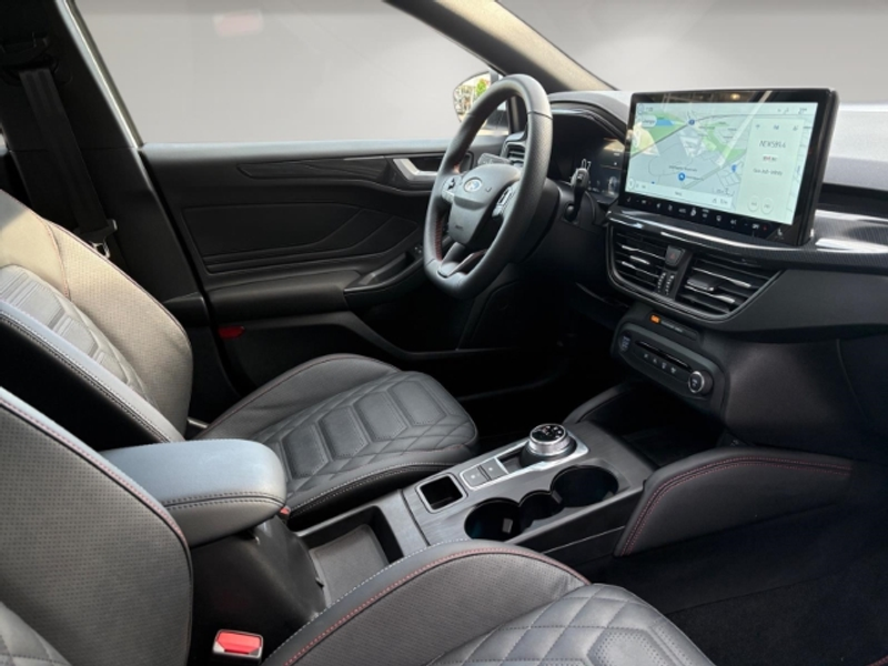 Ford Focus Turnier Tur 1.0 EcoBoost ST-Line X Winterpaket+Rüc — photo 14