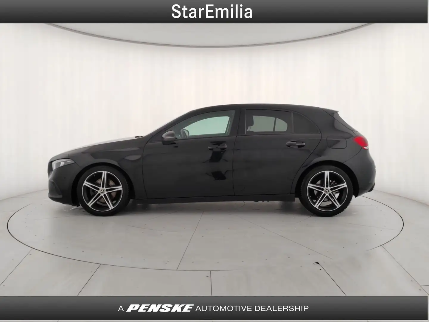 Mercedes-Benz A 180 A 180 d Automatic Sport Night Edition Zwart - 2