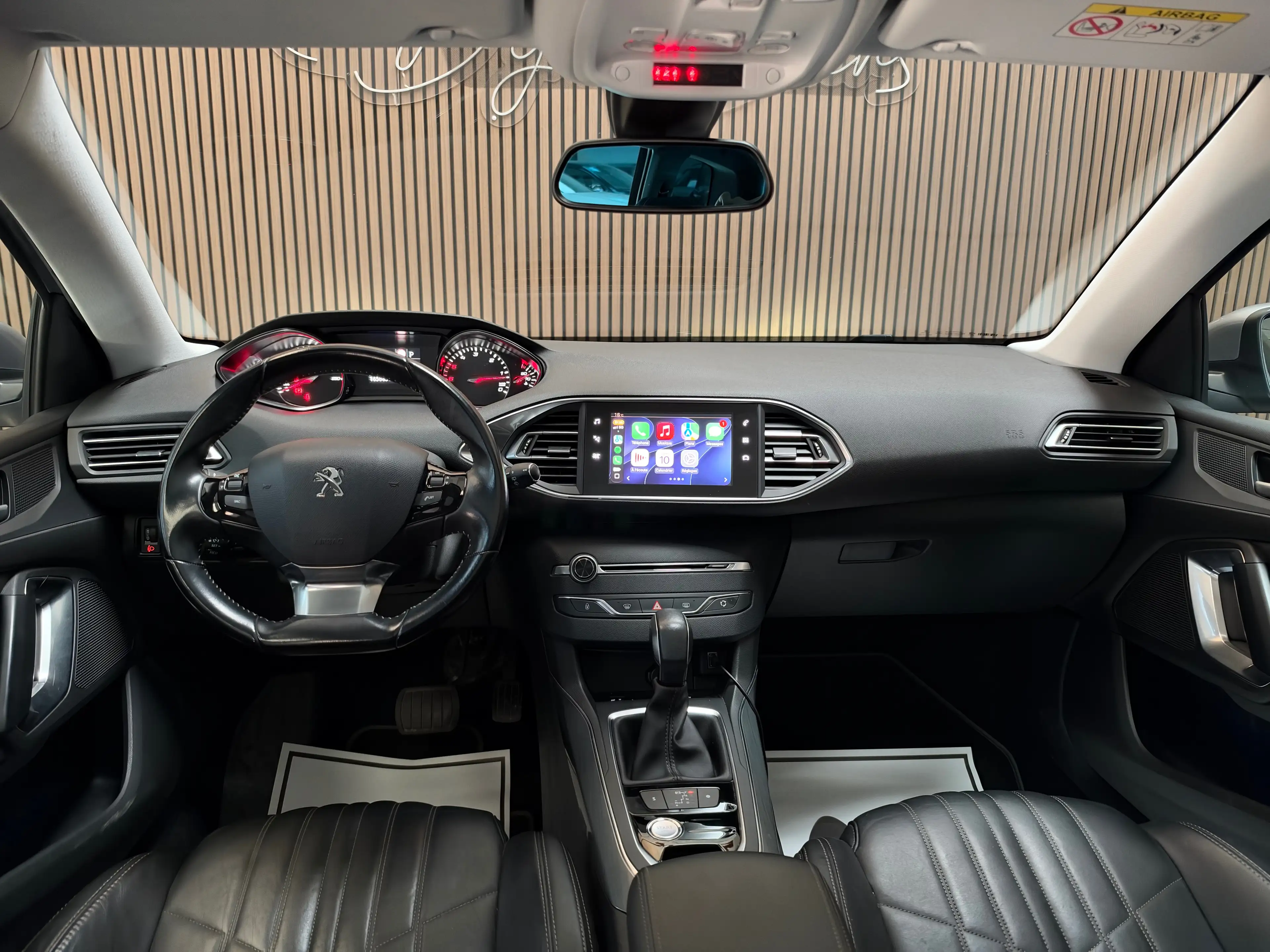 Peugeot 308 308 SW 1.6 BlueHDi Feline — photo 12