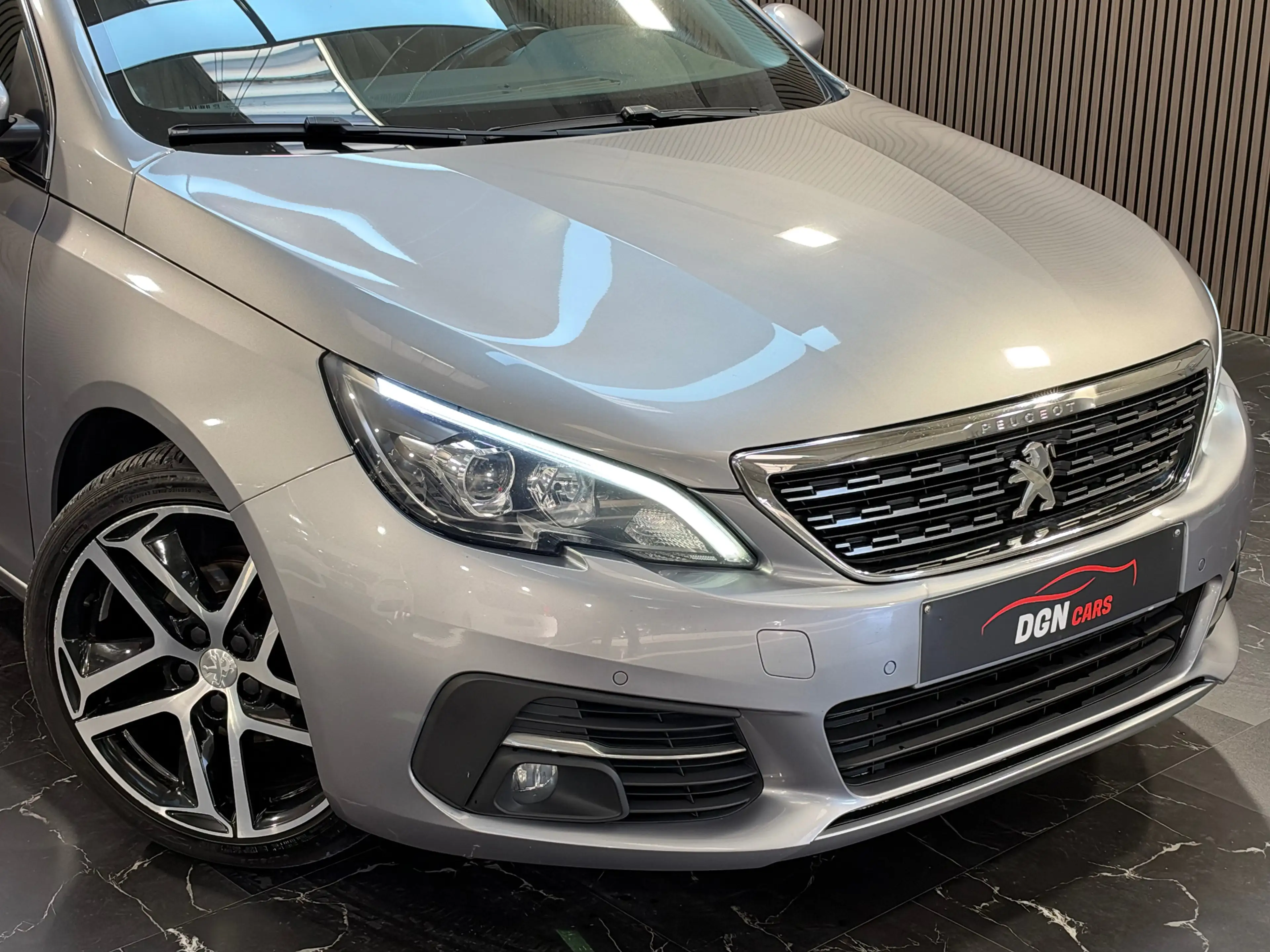 Peugeot 308 308 SW 1.6 BlueHDi Feline — photo 3