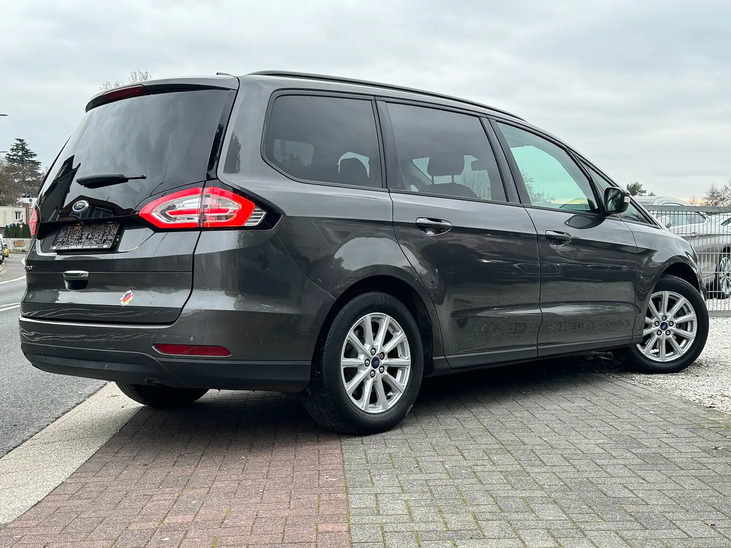 Ford Galaxy Rkam Standheiz 7Sitze Full LED Navi Unfallfrei TOP Gris - 2