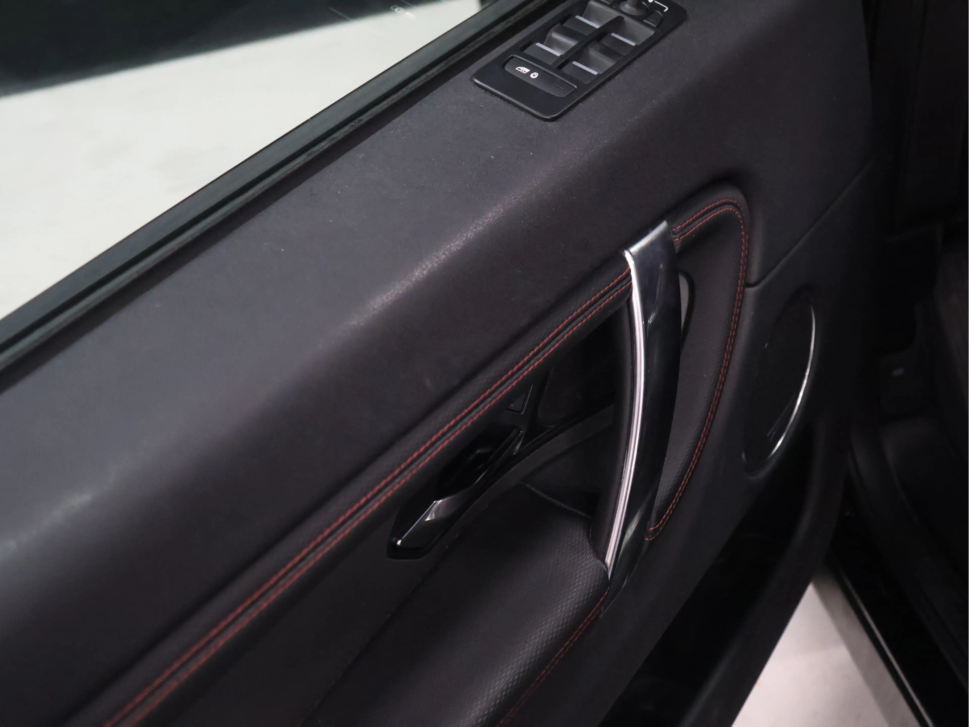 Land Rover Discovery Sport P300e 1.5 R-Dynamic HSE [PANORAMADAK, TREKHAAK, AP — photo 13