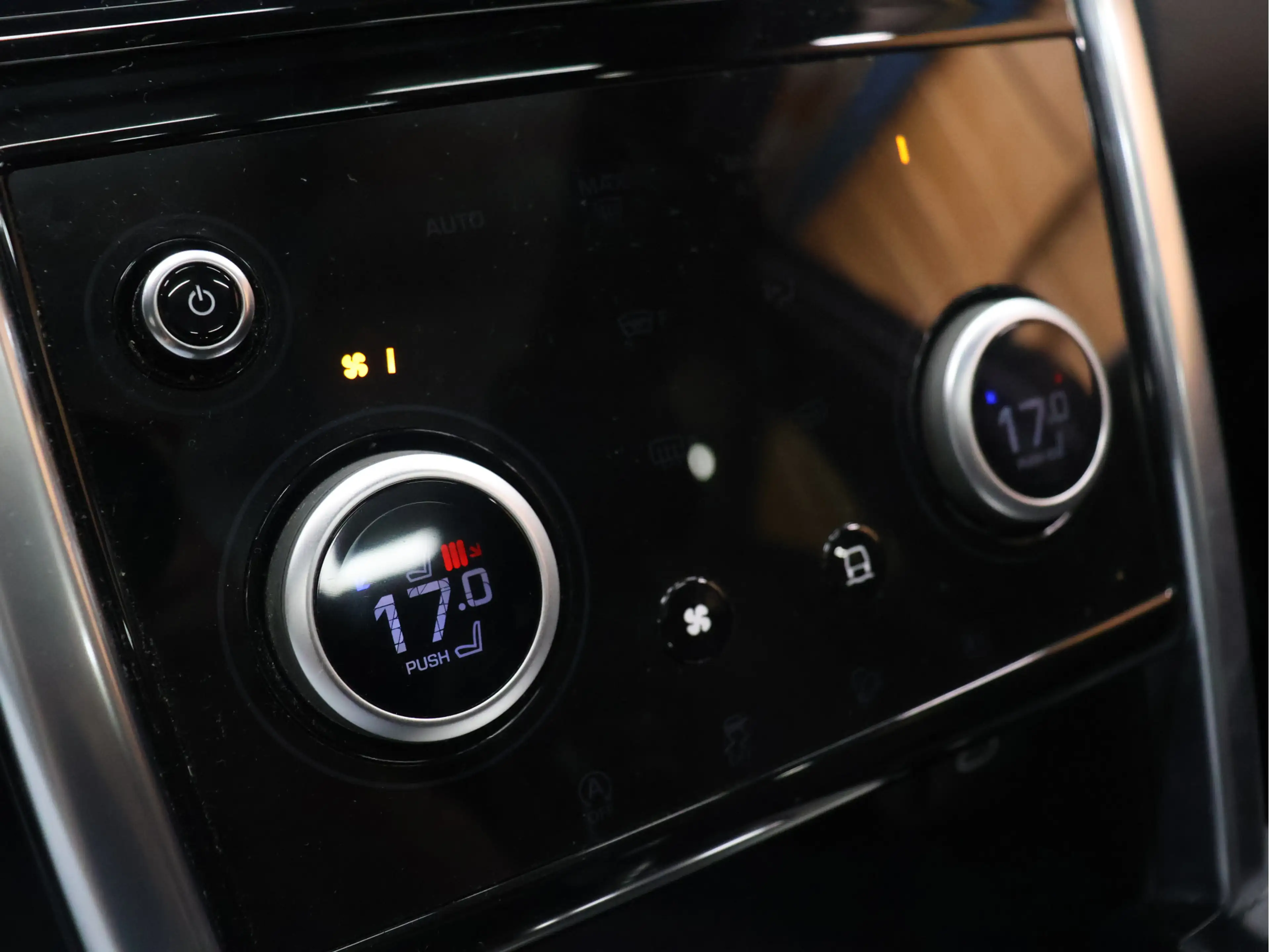 Land Rover Discovery Sport P300e 1.5 R-Dynamic HSE [PANORAMADAK, TREKHAAK, AP — photo 18
