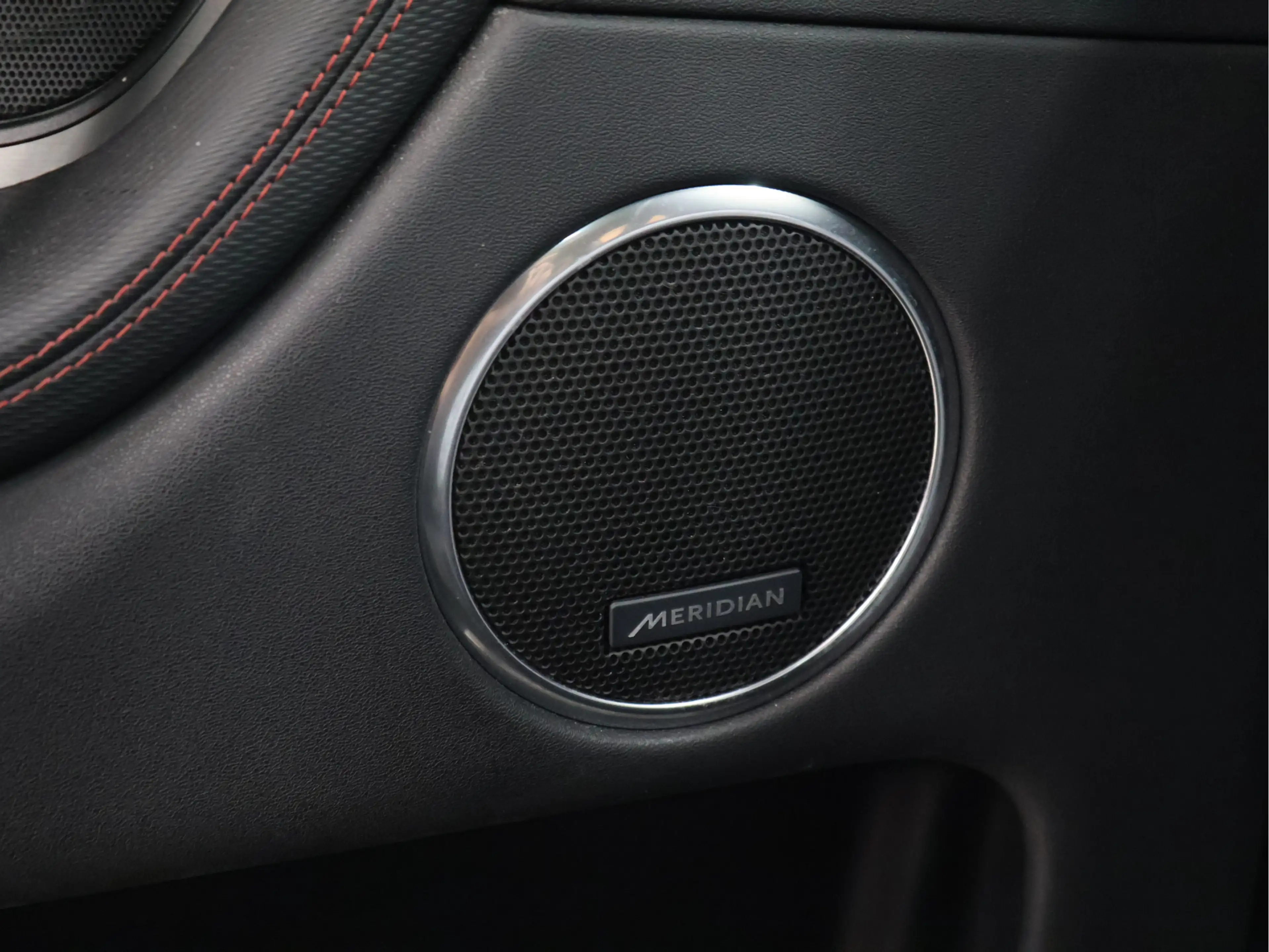 Land Rover Discovery Sport P300e 1.5 R-Dynamic HSE [PANORAMADAK, TREKHAAK, AP — photo 15