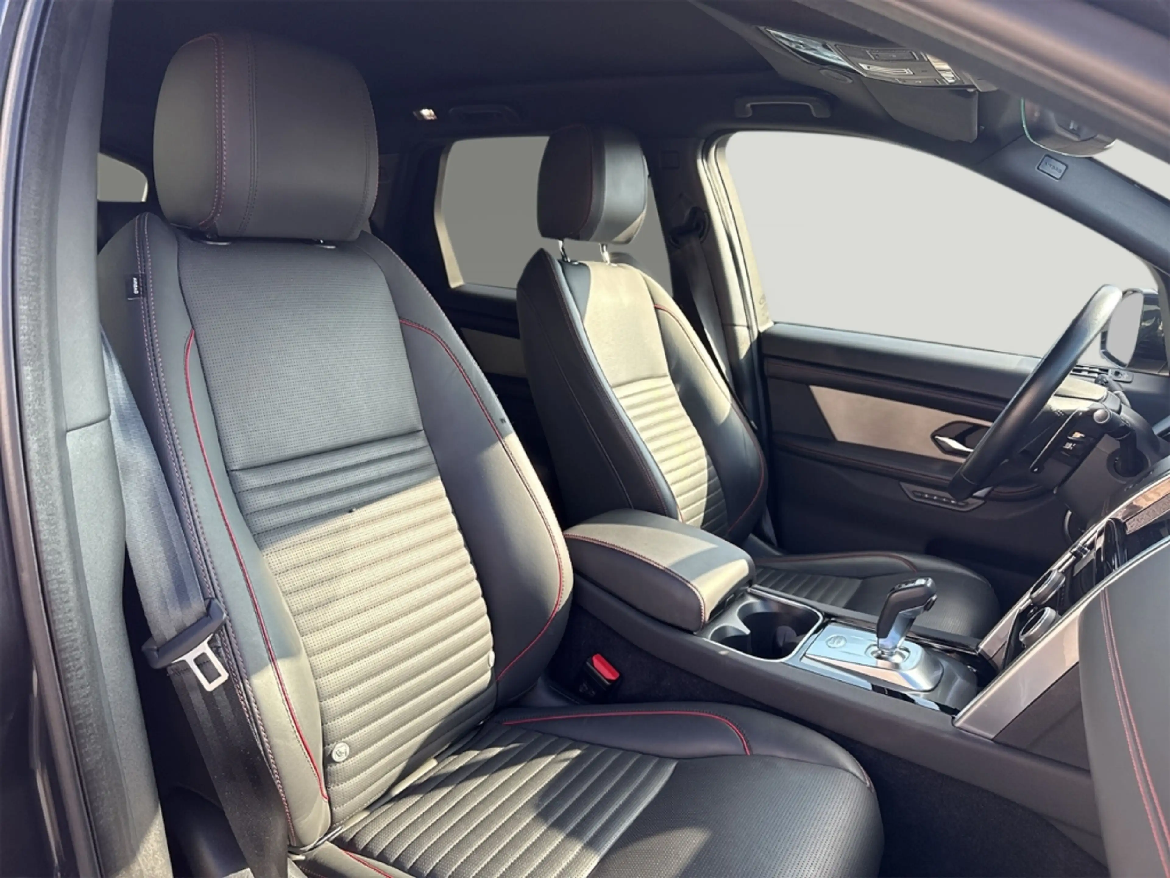 Land Rover Discovery Sport D200 R-Dynamic HSE AWD — photo 15