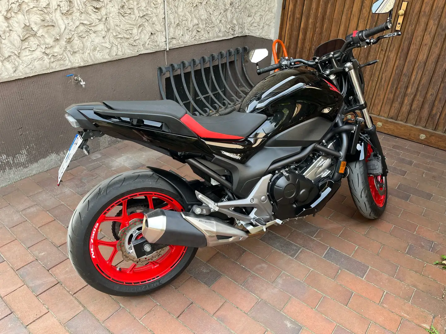 Honda NC 750 S Gedrosselt auf 48 für A2, LED Scheinwerfer Noir - 2