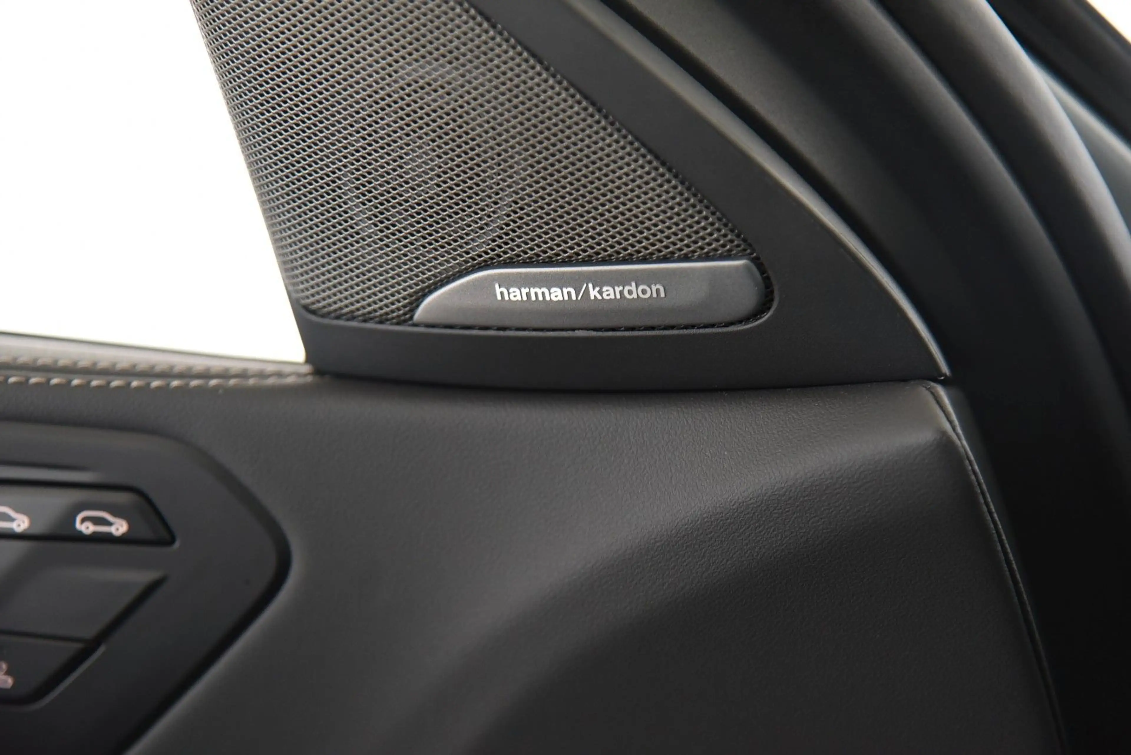 BMW X6 xDrive40d M Sport Pro Pano H&K 360° HUD LED — photo 21