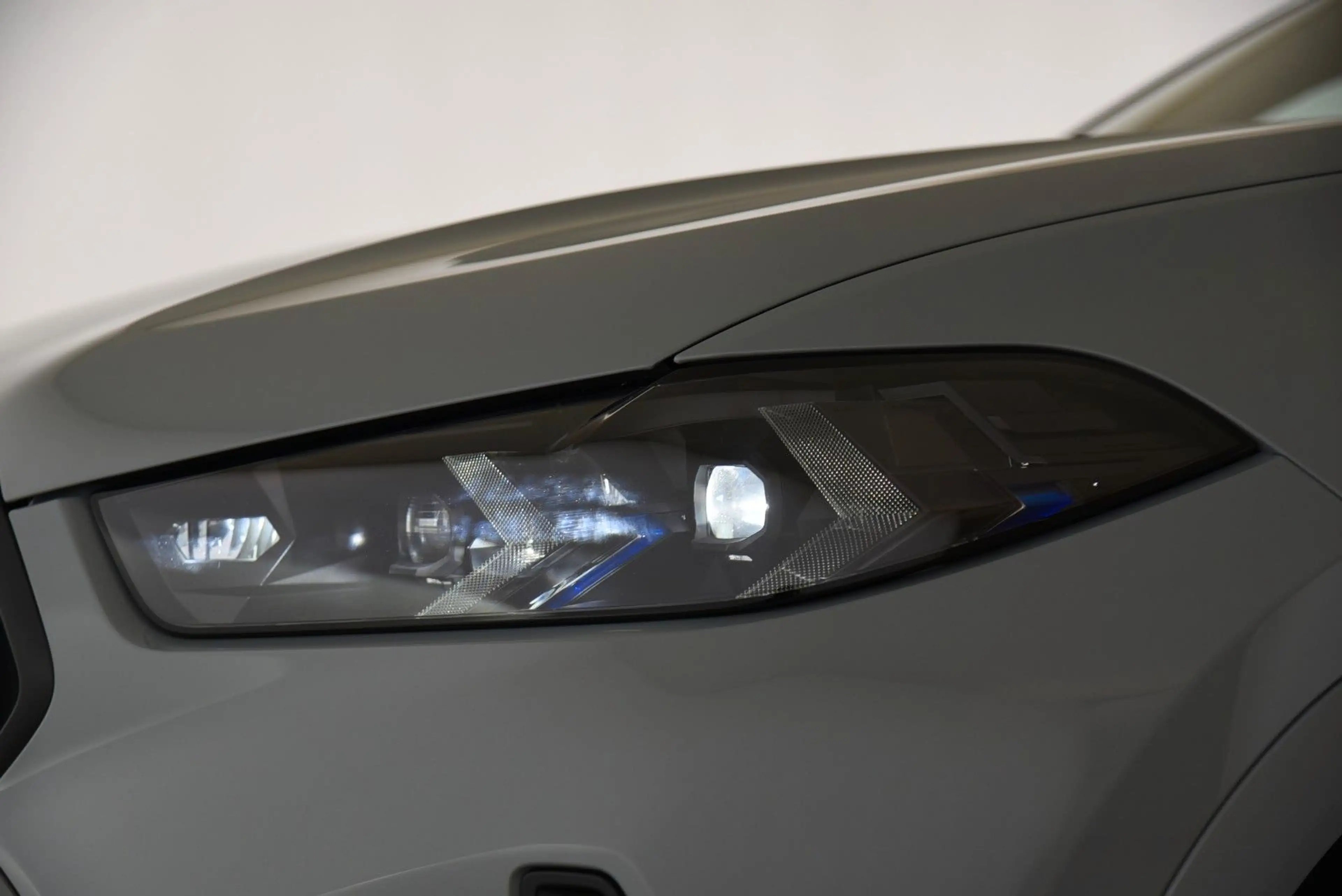 BMW X6 xDrive40d M Sport Pro Pano H&K 360° HUD LED — photo 24
