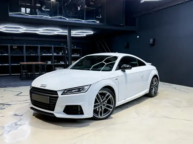 Audi TT Coupé 1.8 TFSI Black line edition S-T