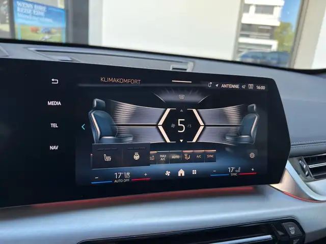 BMW X1 view 11