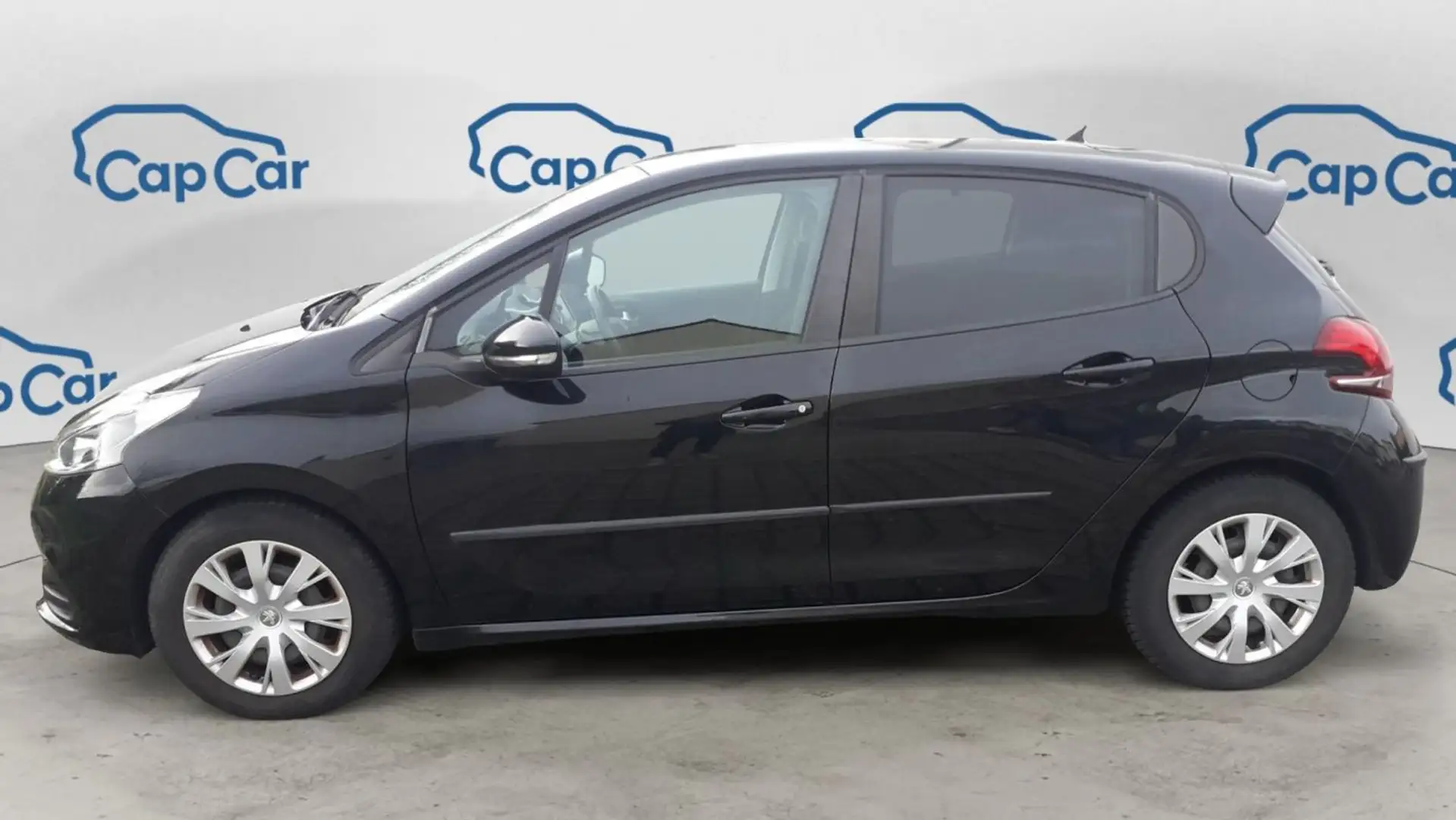 Peugeot 208 1.6 Blue HDi 100 Active - 5 places Noir - 2