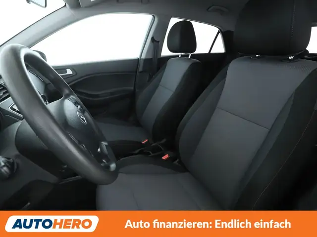 Hyundai i20 view 10