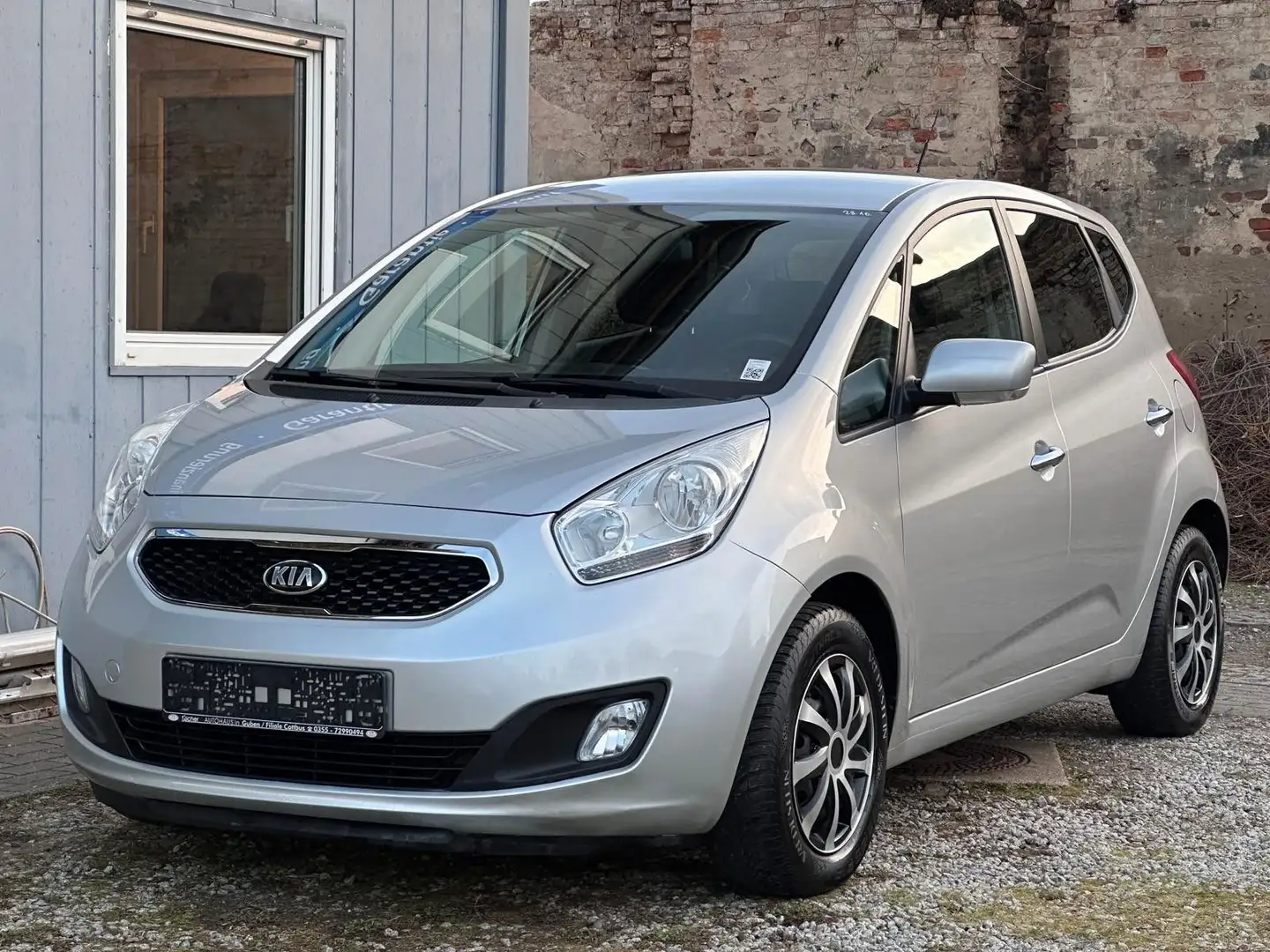 Kia Venga 1.6 Dream Team*TÜV neu*SHZ*PDC*Klimaauto. Silber - 1