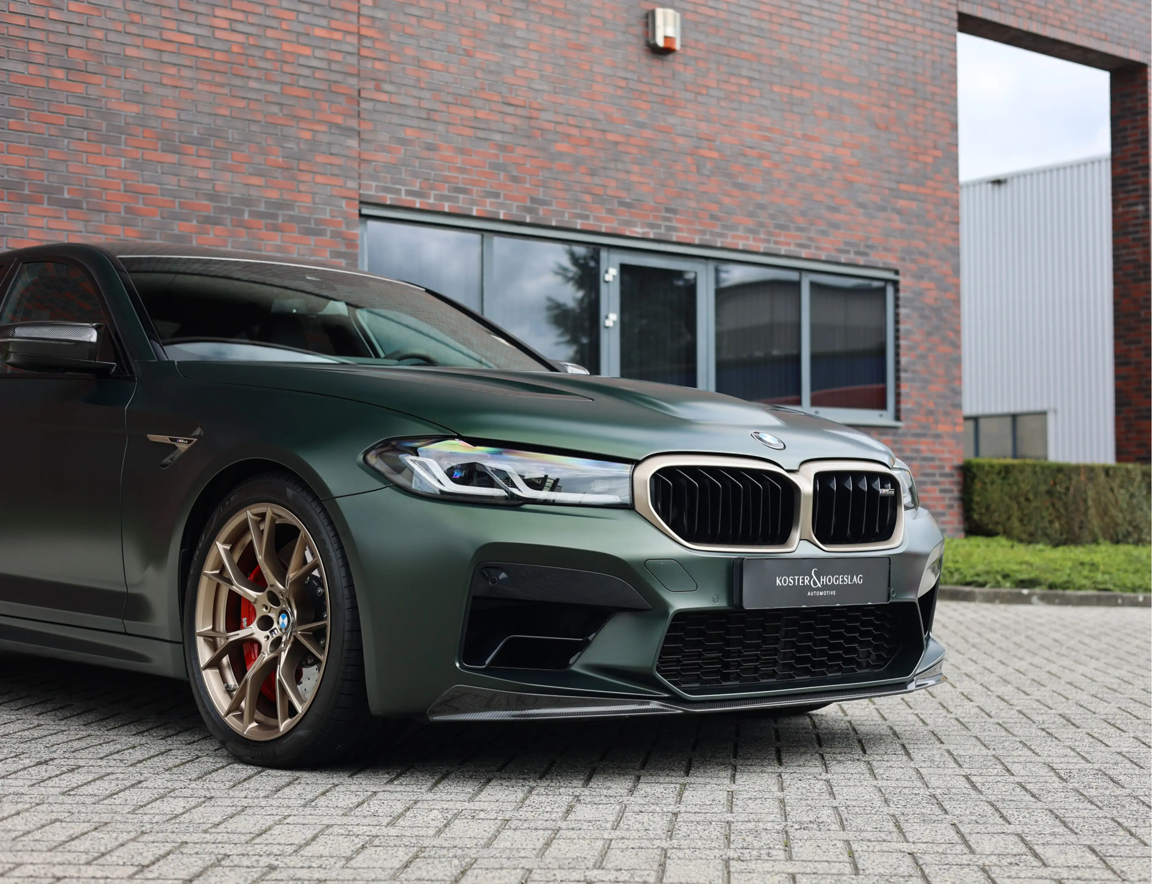 BMW M5 5-serie CS | M Drivers Pack - Individual lak — photo 8