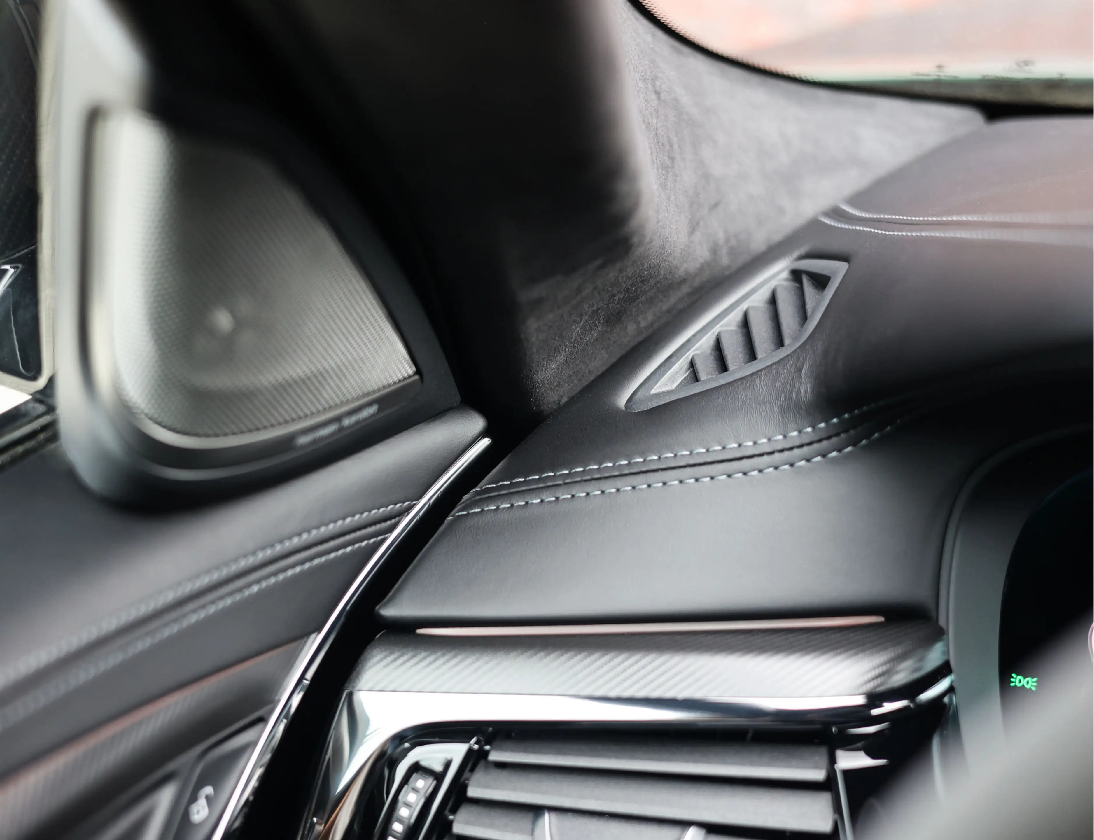 BMW M5 5-serie CS | M Drivers Pack - Individual lak — photo 41