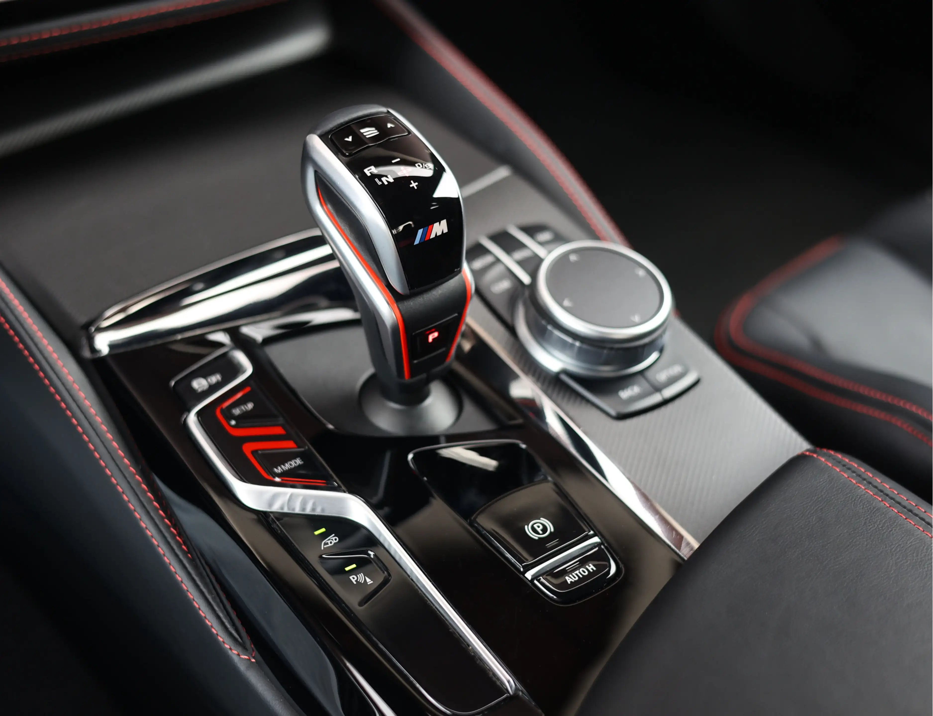 BMW M5 5-serie CS | M Drivers Pack - Individual lak — photo 43