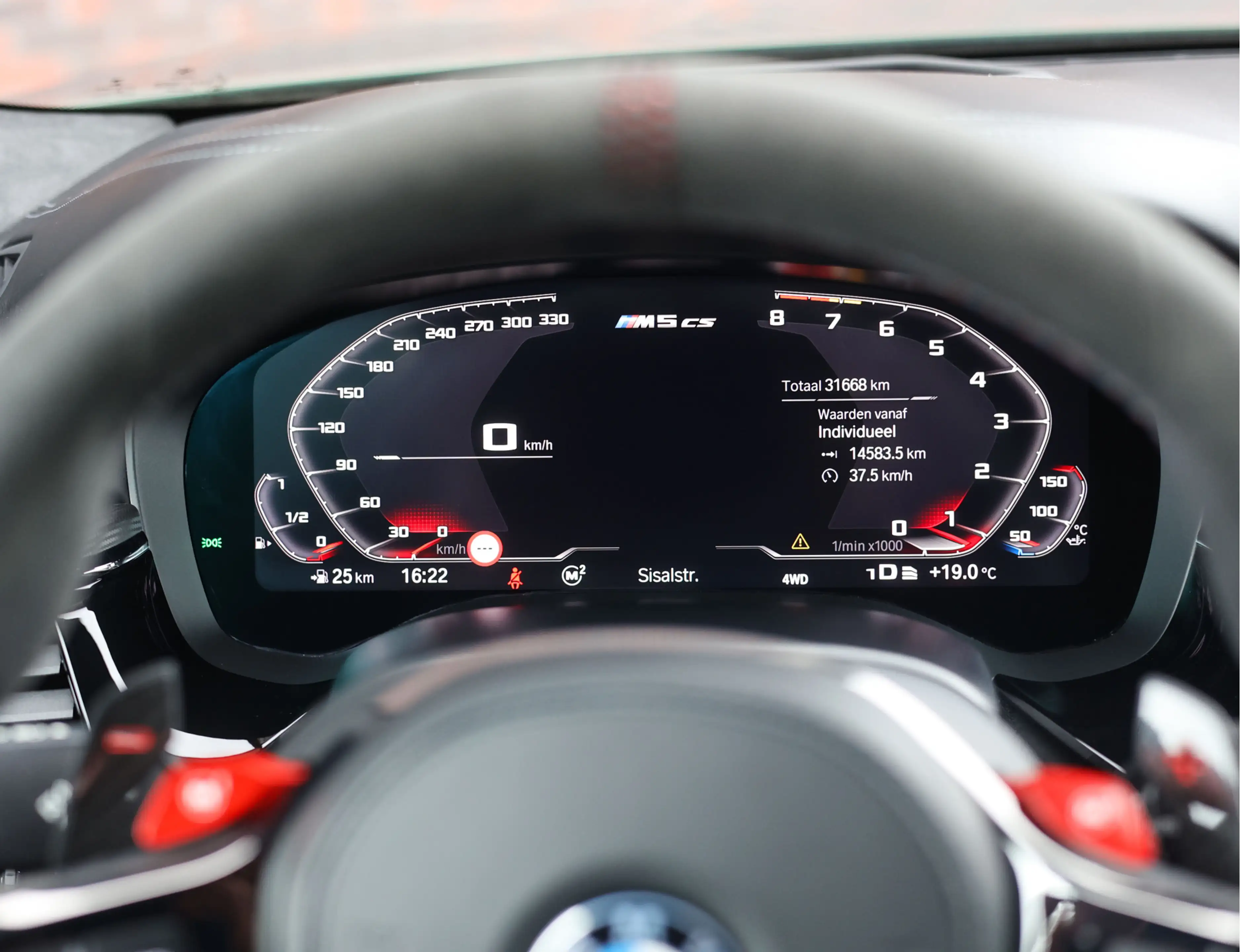 BMW M5 5-serie CS | M Drivers Pack - Individual lak — photo 40
