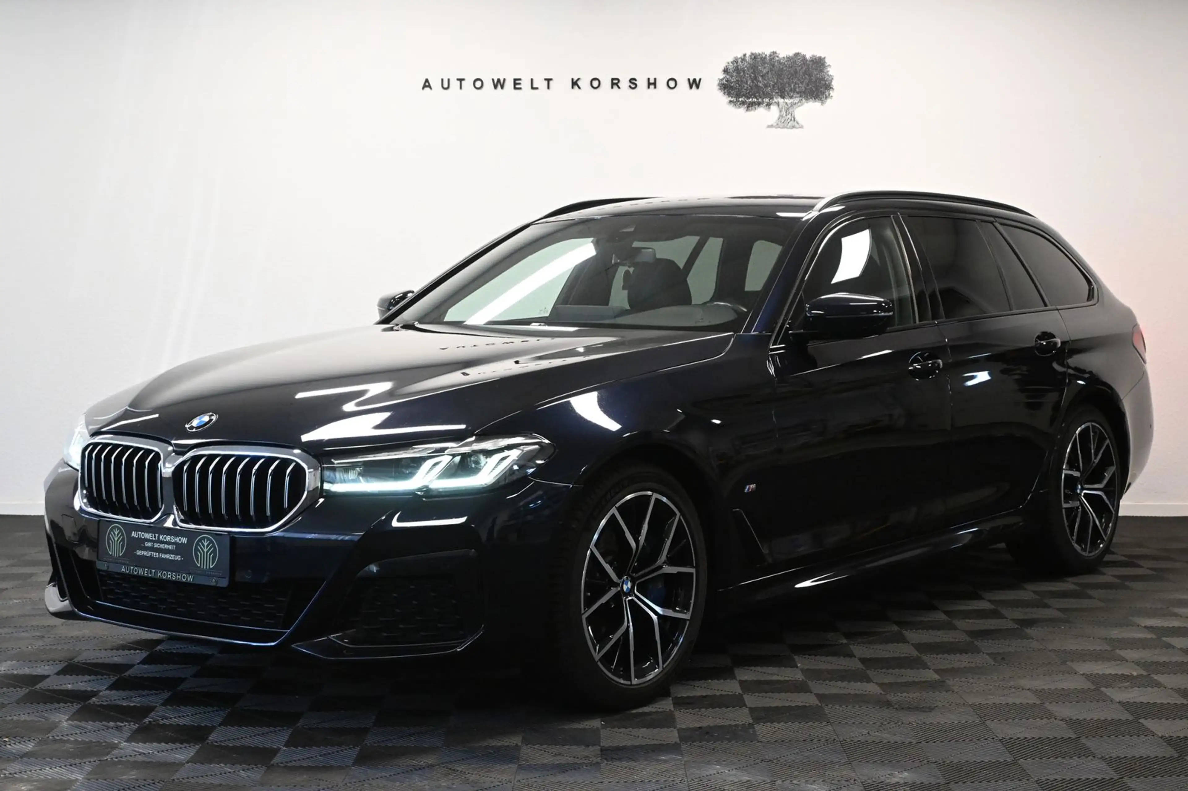 BMW 540 i xDrive M-Sport *LED*RFK*4-ZONEN*AMBIENTE — photo 3