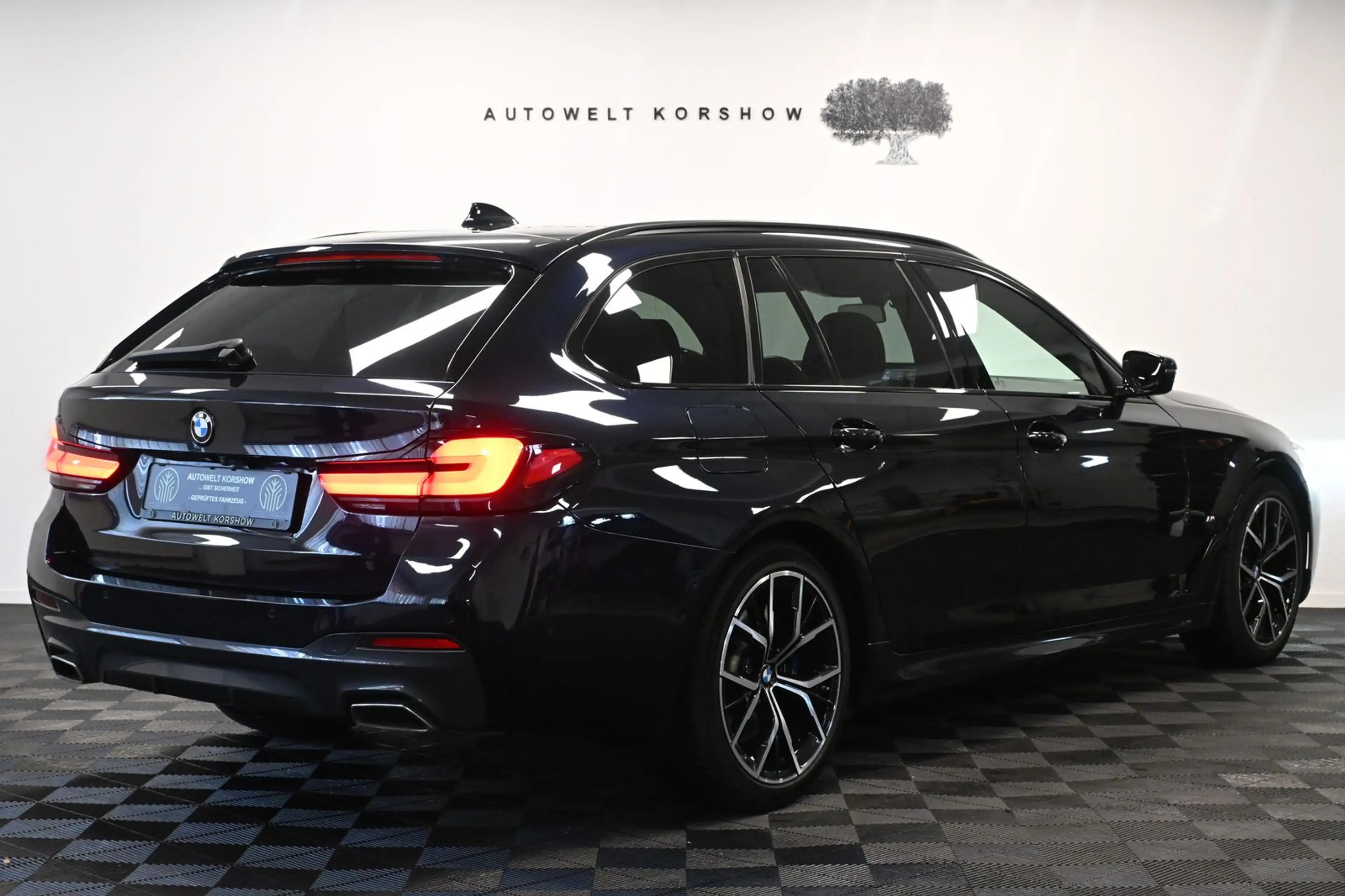 BMW 540 i xDrive M-Sport *LED*RFK*4-ZONEN*AMBIENTE — photo 9