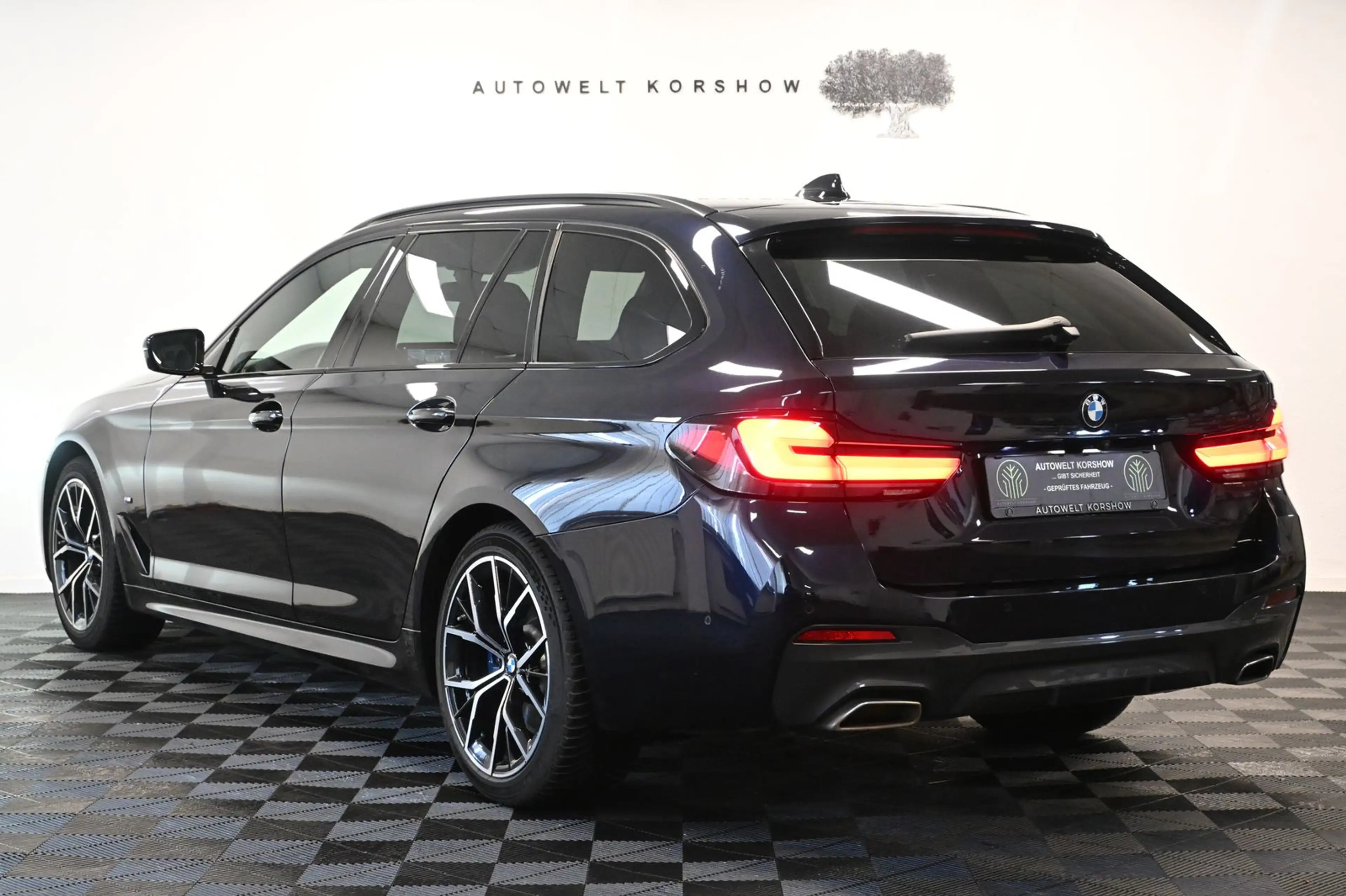 BMW 540 i xDrive M-Sport *LED*RFK*4-ZONEN*AMBIENTE — photo 10