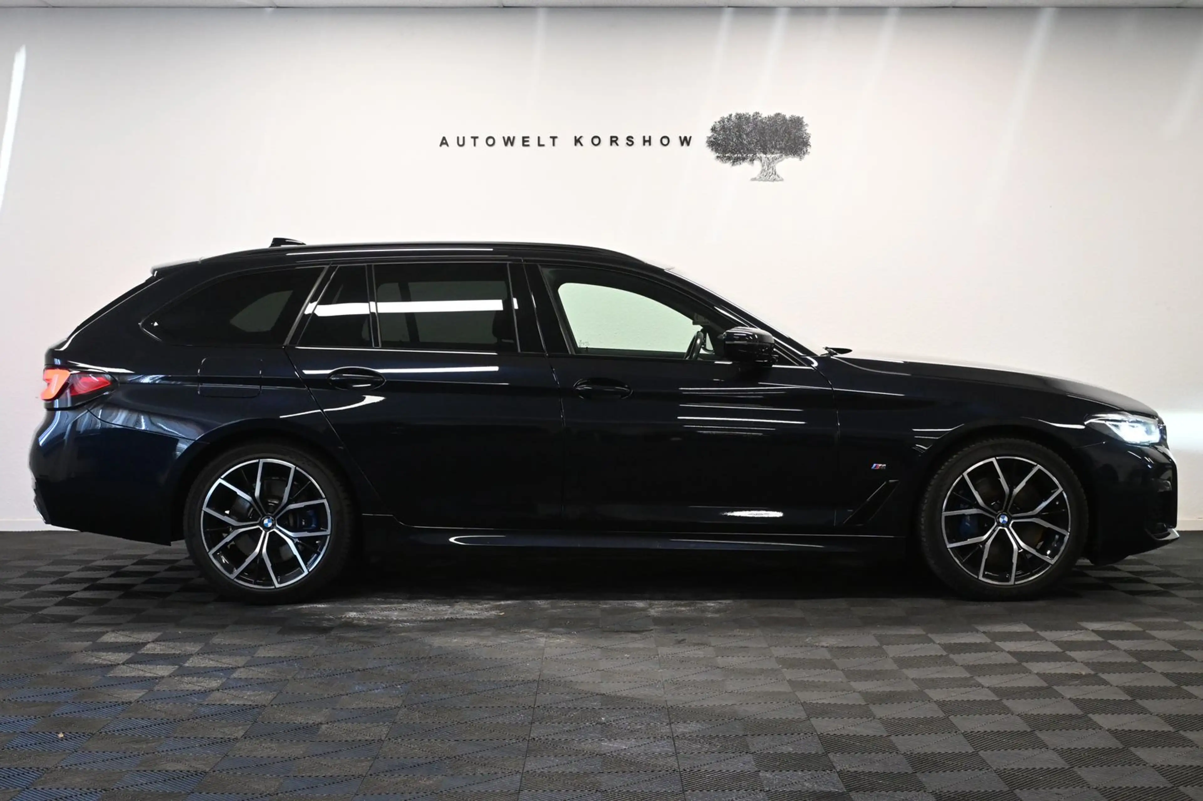 BMW 540 i xDrive M-Sport *LED*RFK*4-ZONEN*AMBIENTE — photo 5