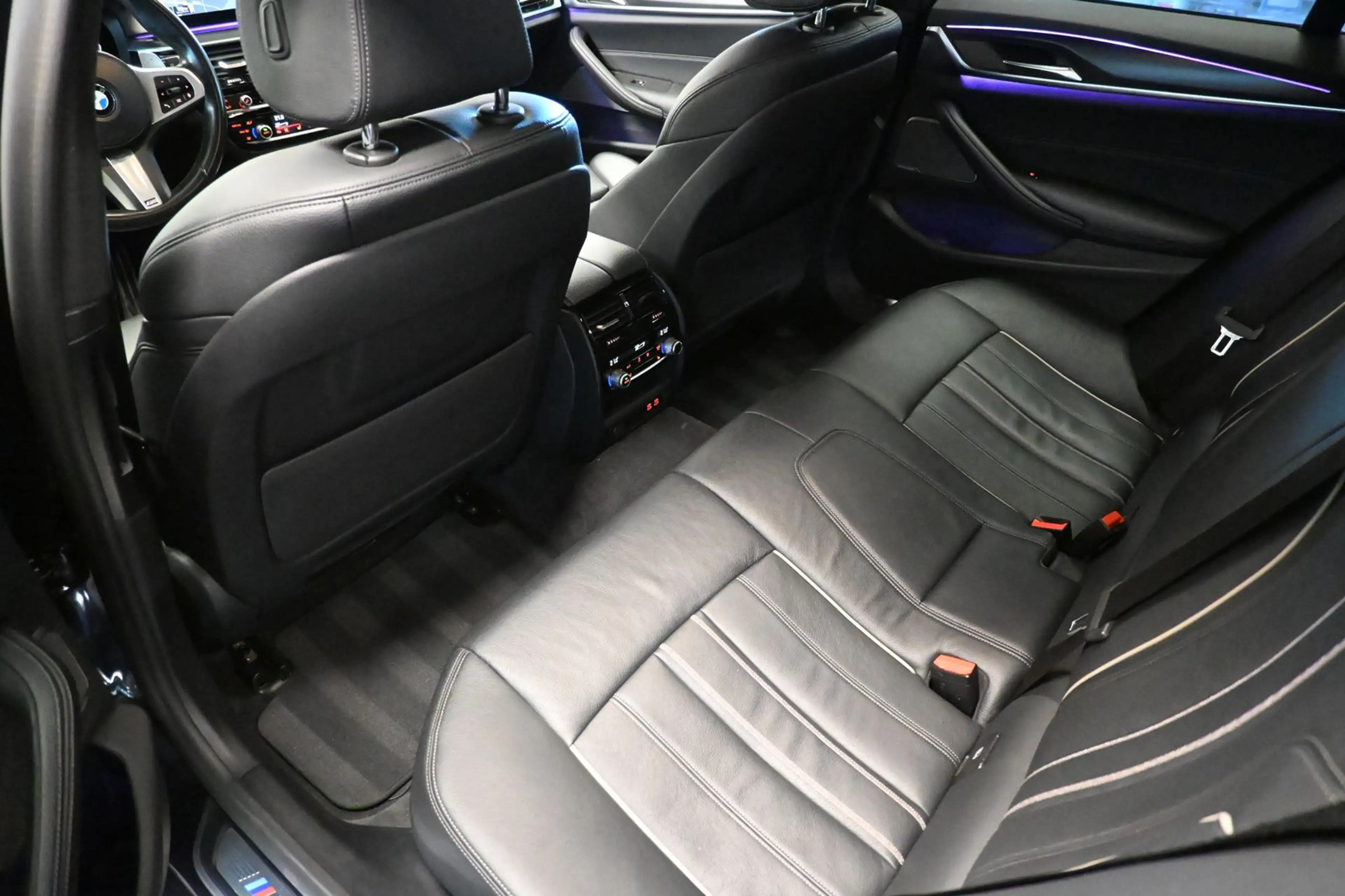 BMW 540 i xDrive M-Sport *LED*RFK*4-ZONEN*AMBIENTE — photo 15